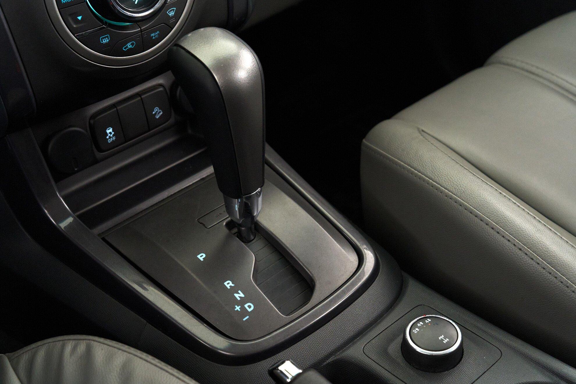Chevrolet TrailBlazer 2013, белый