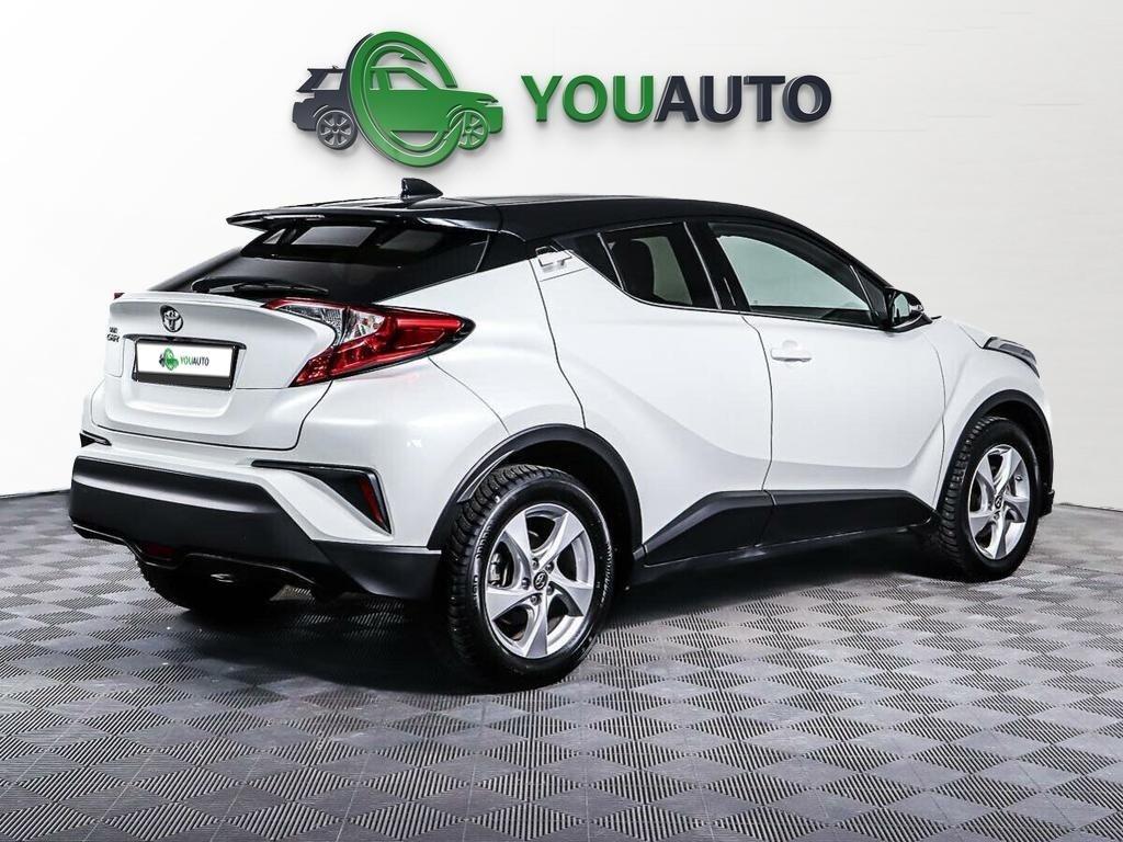 Toyota C-HR 2018, белый