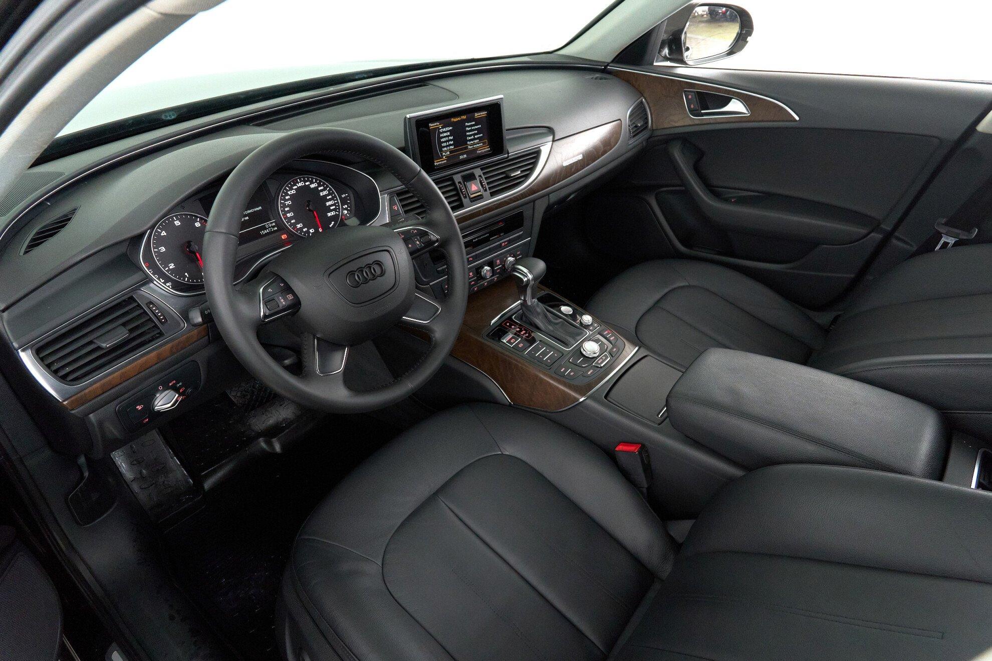 Audi A6 2014, черный