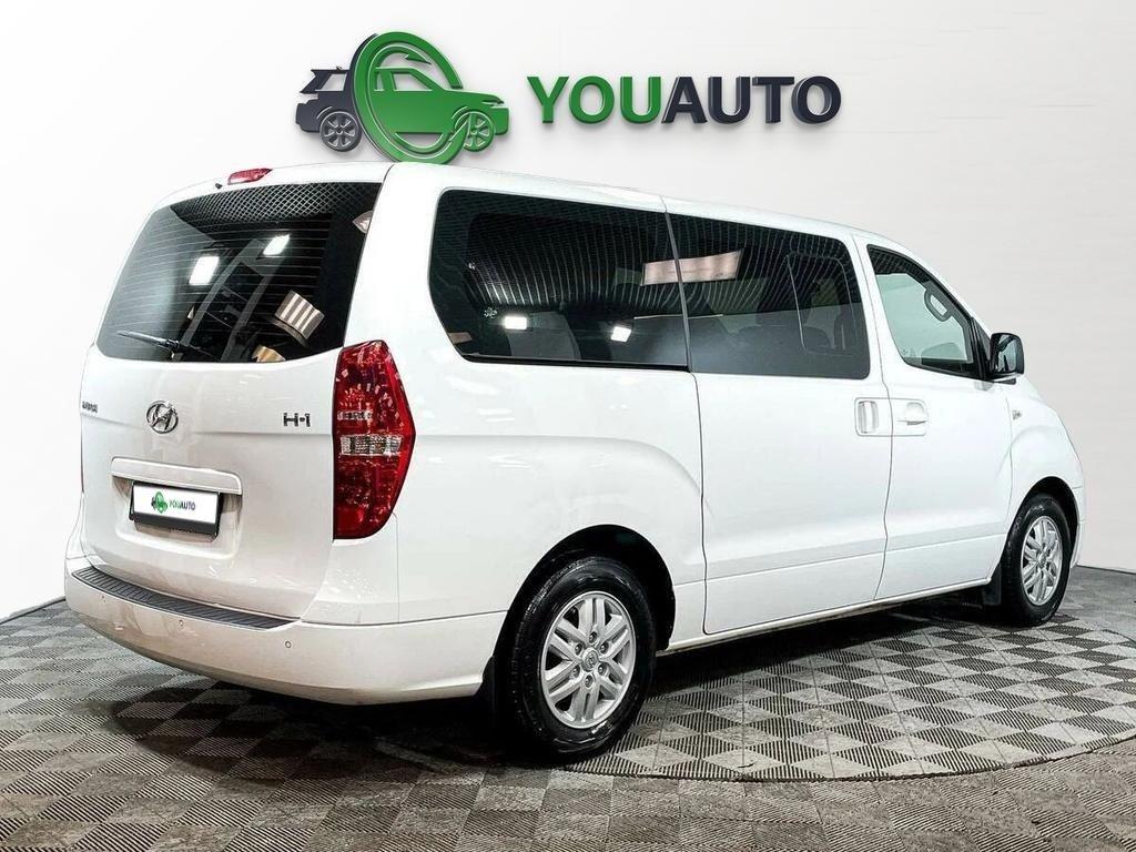 Hyundai H-1 2015, белый