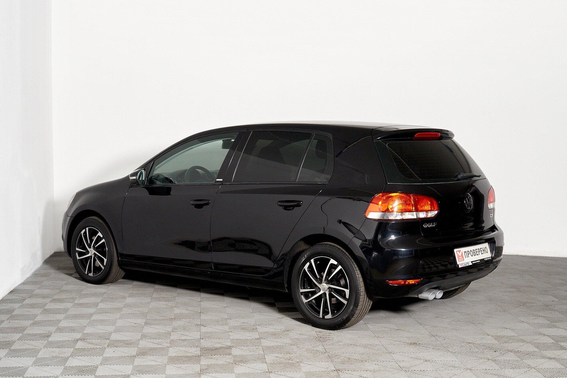 Volkswagen Golf 2012, черный