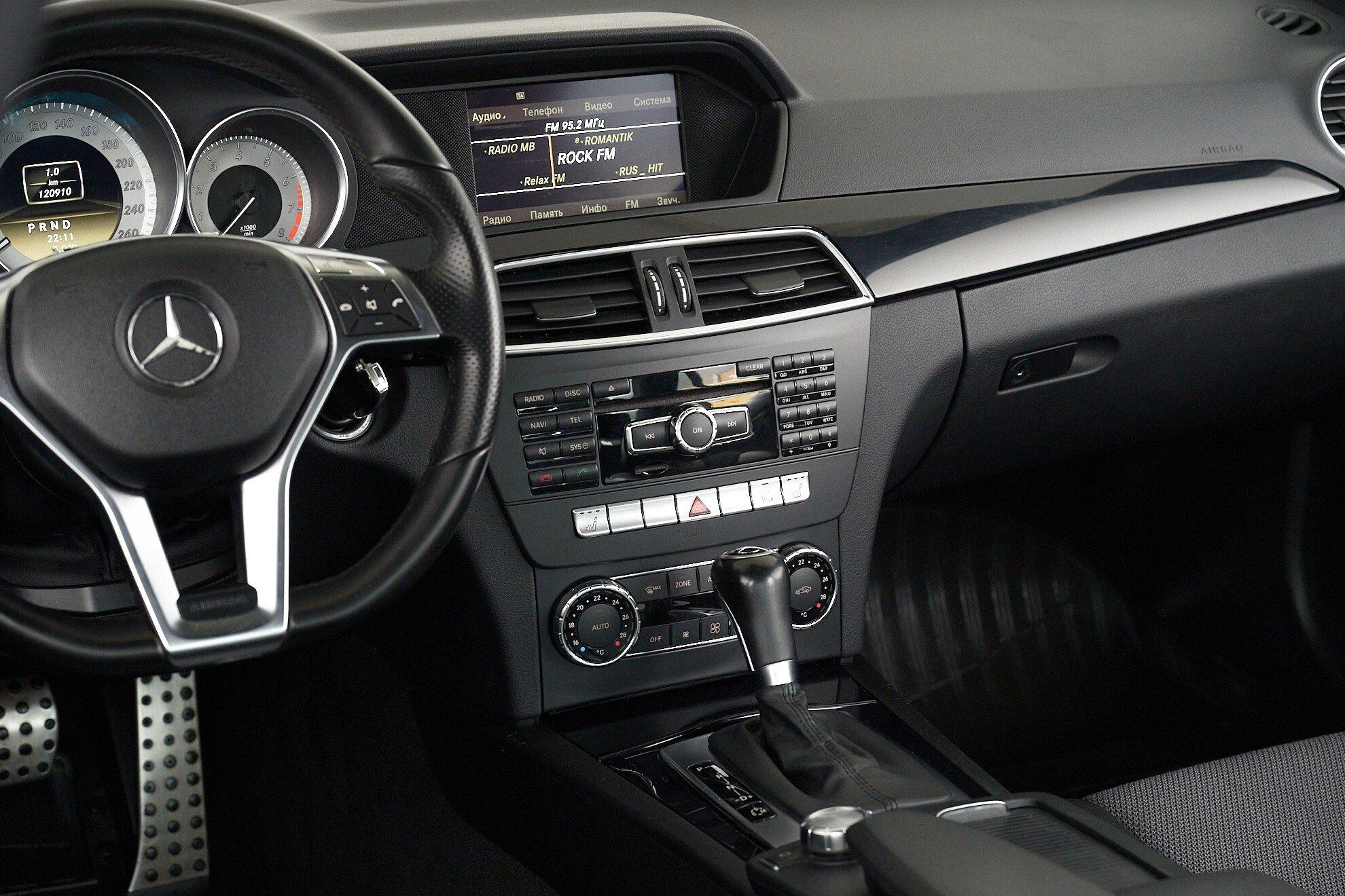 Mercedes-Benz C-Класс 2011, черный