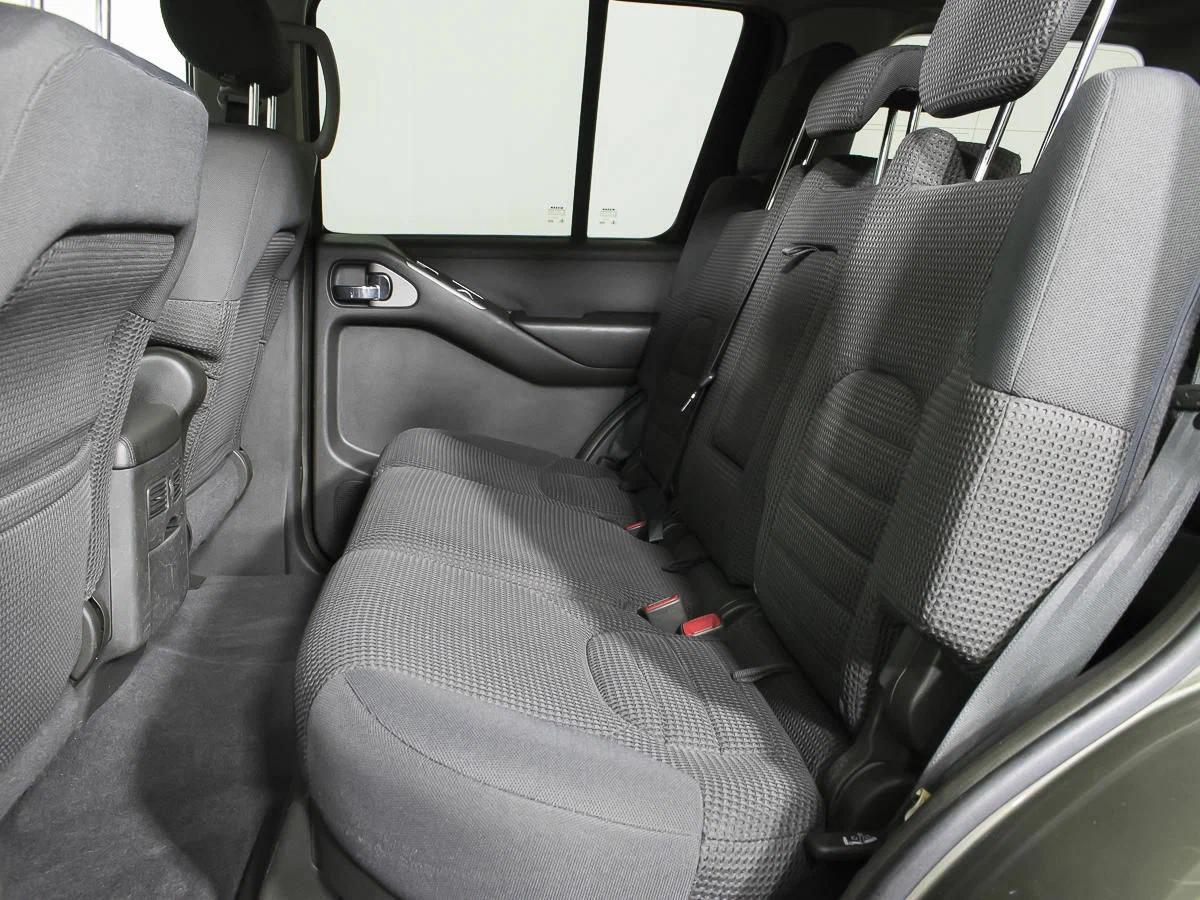 Nissan Pathfinder 2009, зеленый