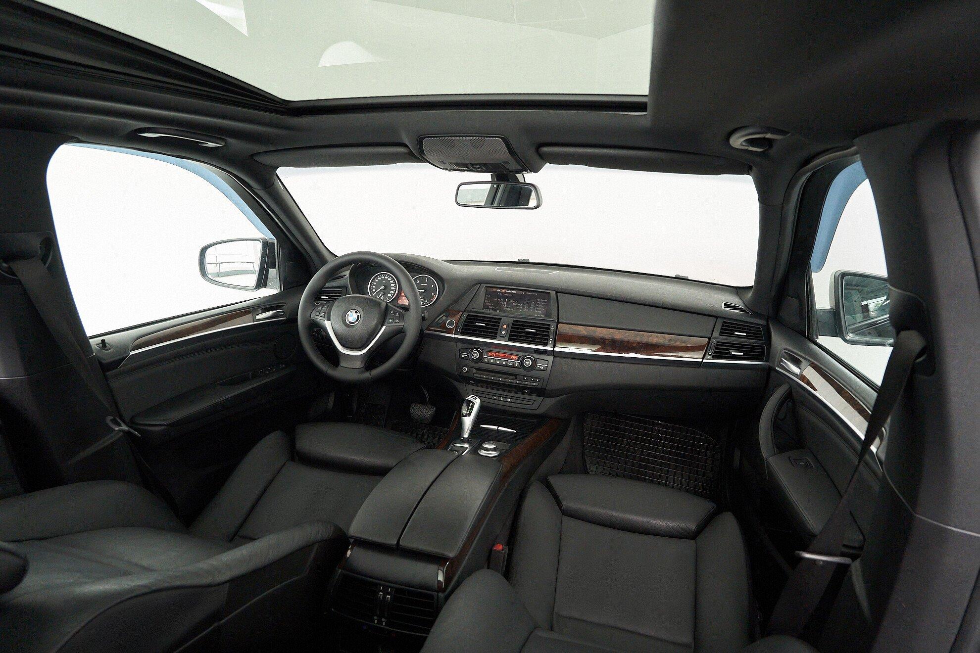 BMW X5 2009, черный