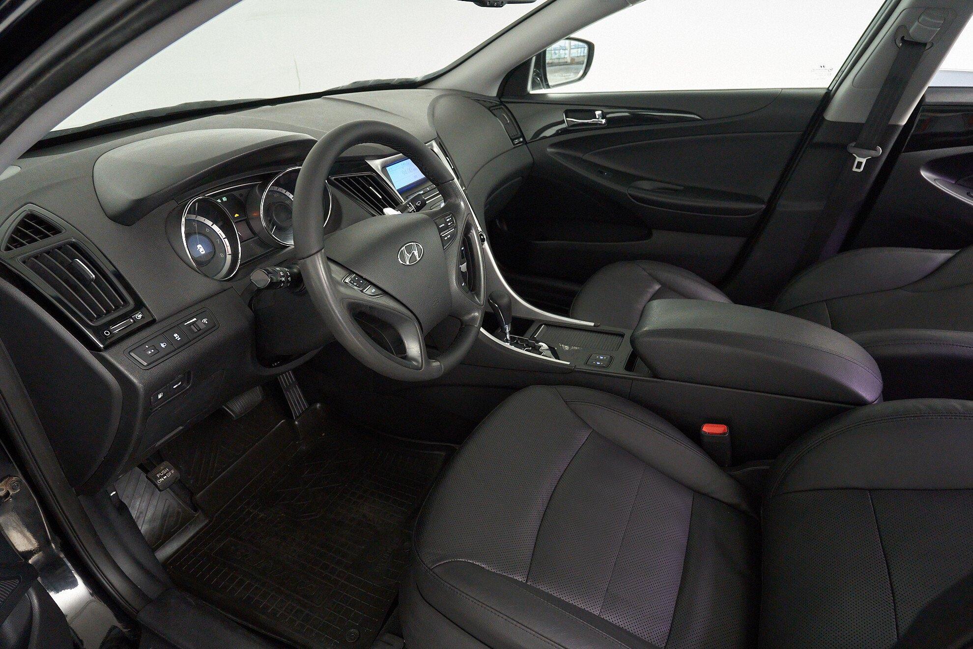 Hyundai Sonata 2010, черный