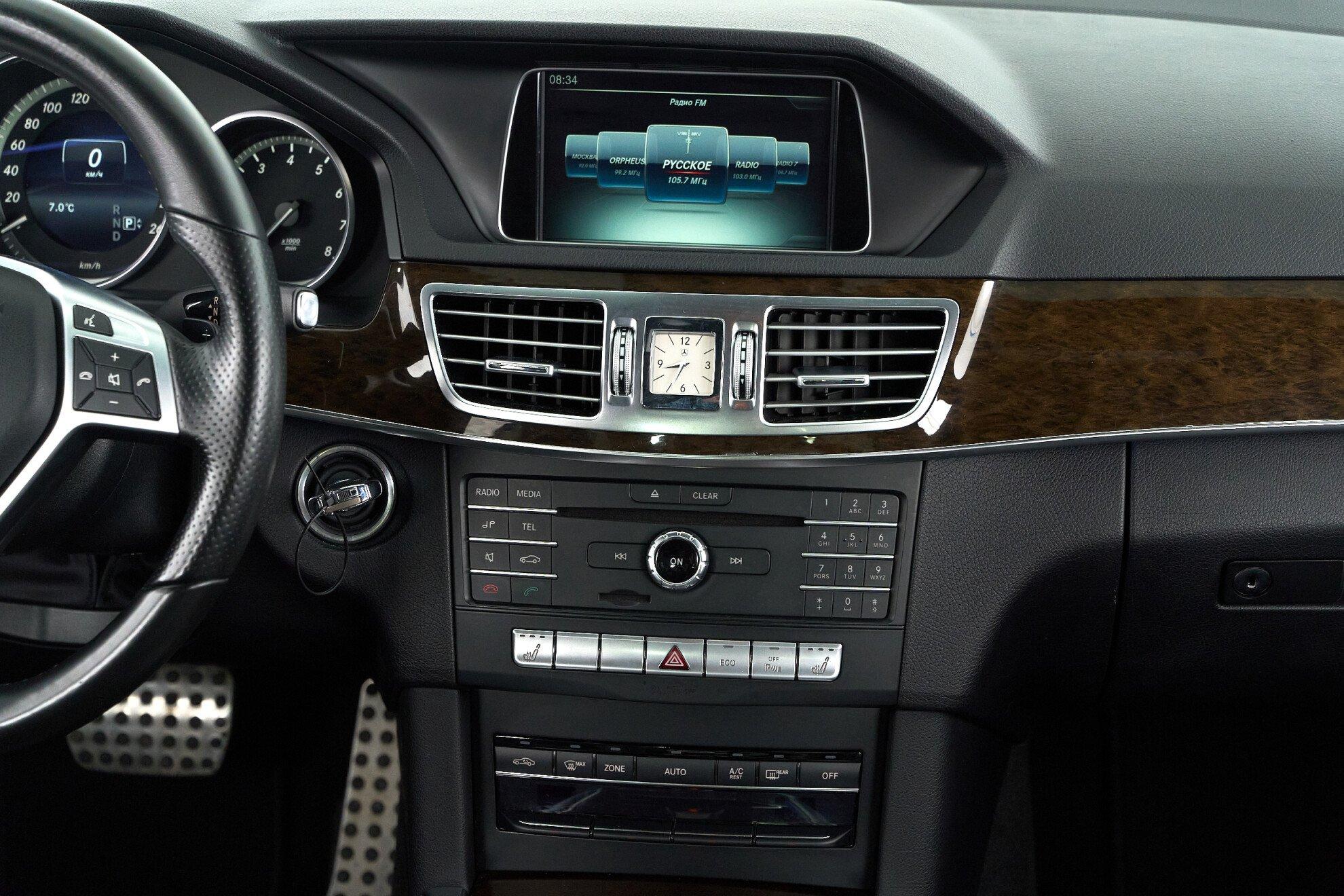 Mercedes-Benz E-Класс 2015, черный
