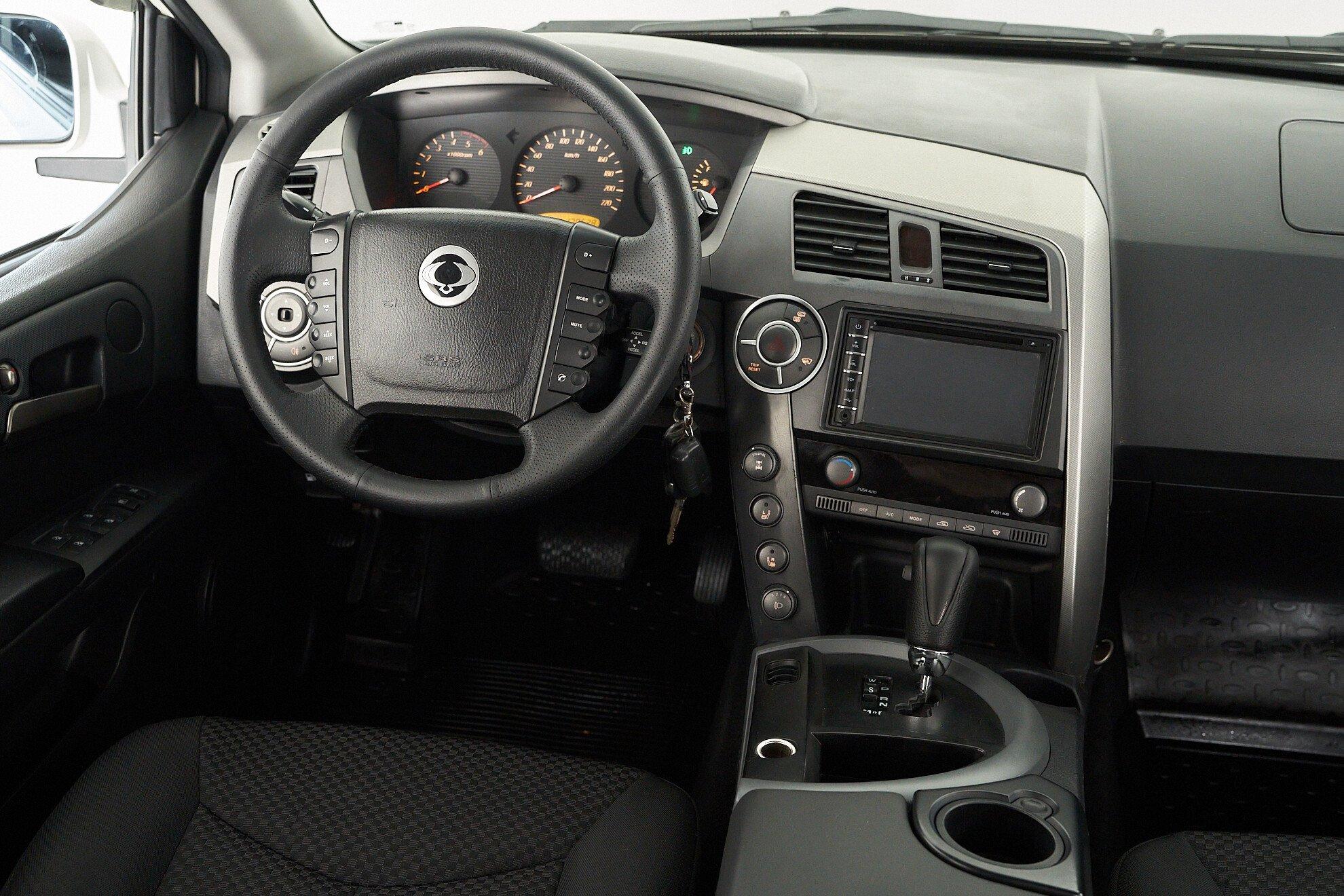SsangYong Kyron 2013, белый