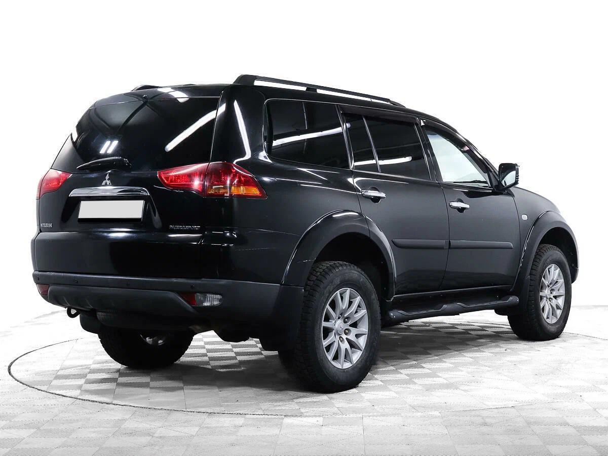 Mitsubishi Pajero Sport 2012, черный