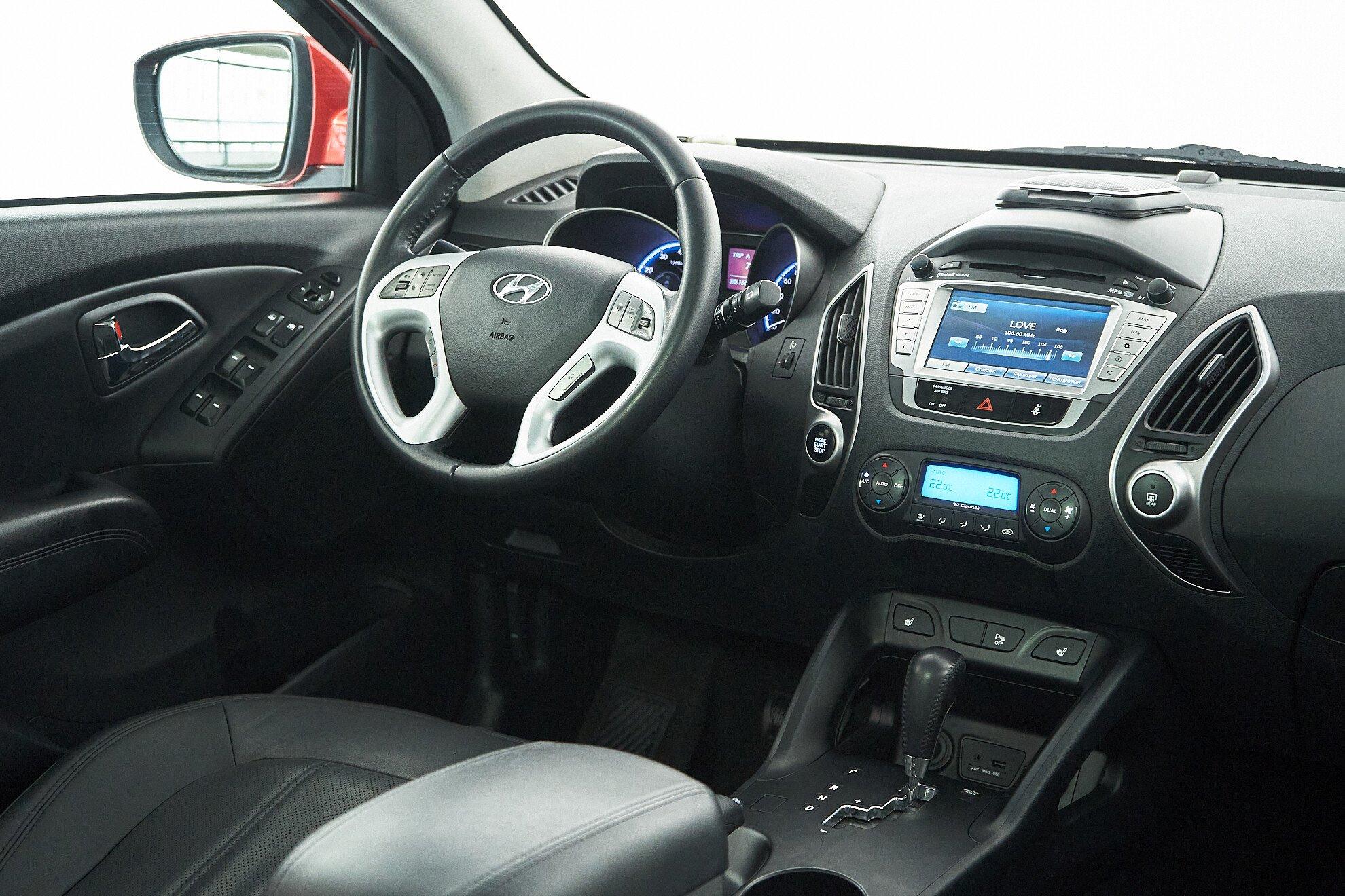 Hyundai ix35 2010, красный