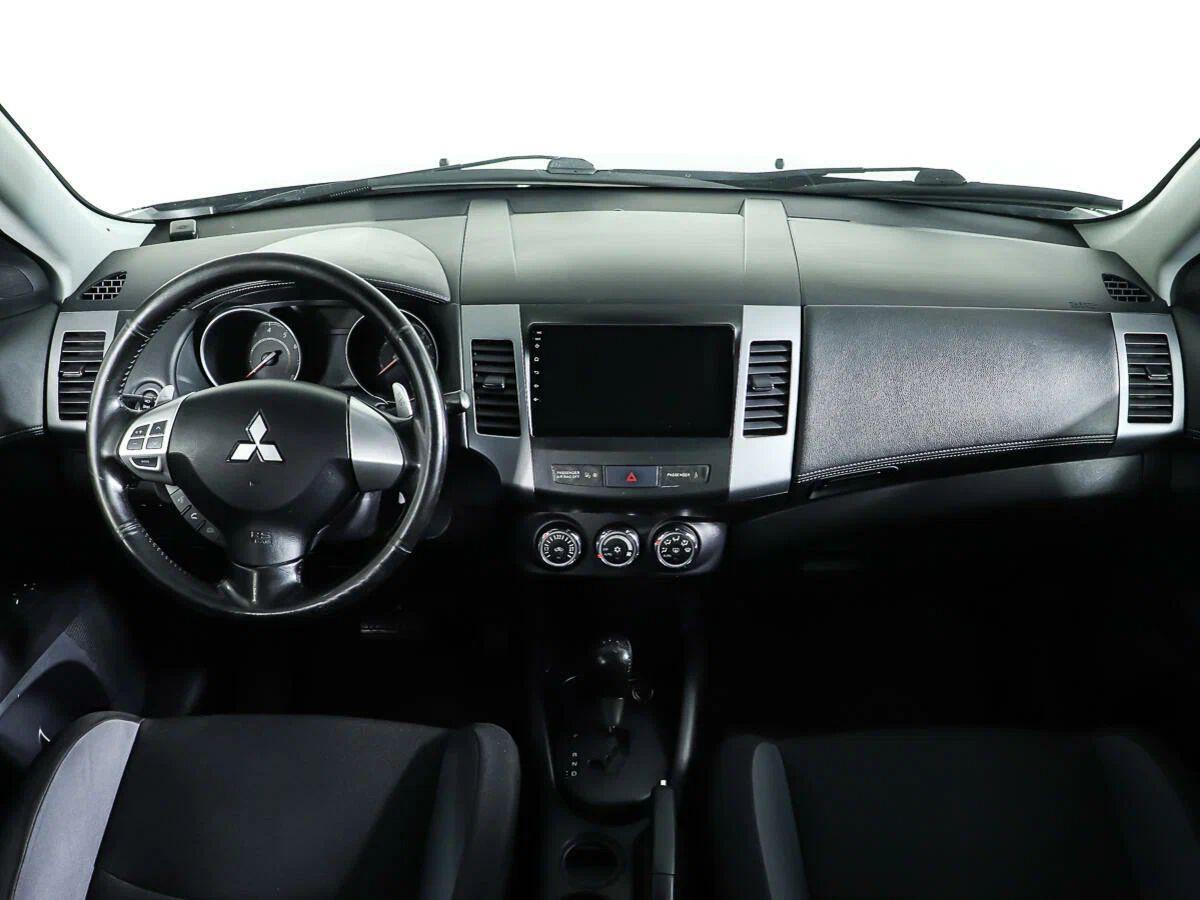 Mitsubishi Outlander 2011, черный
