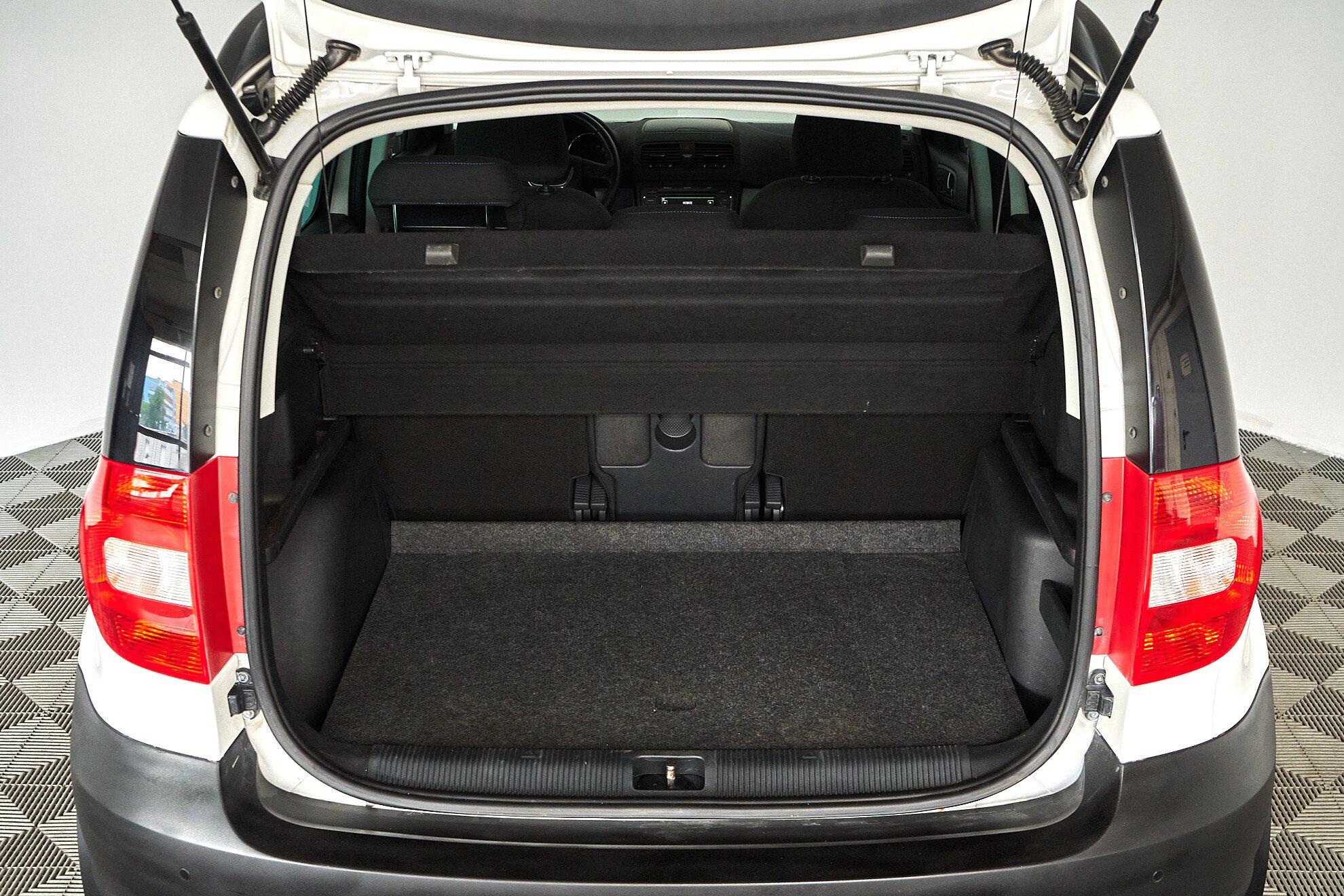 Skoda Yeti 2013, белый