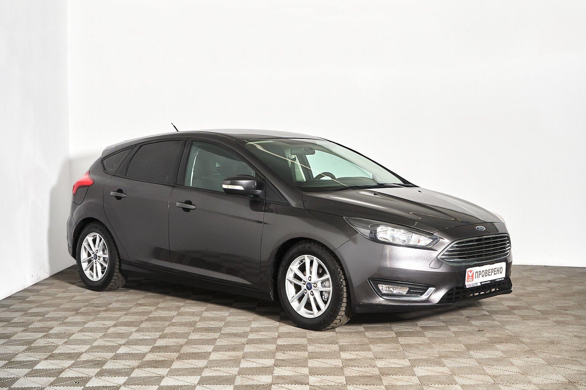 Ford Focus 2015, серый