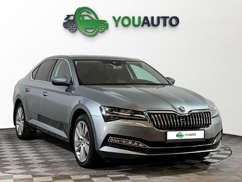 Skoda Superb 2020, серый