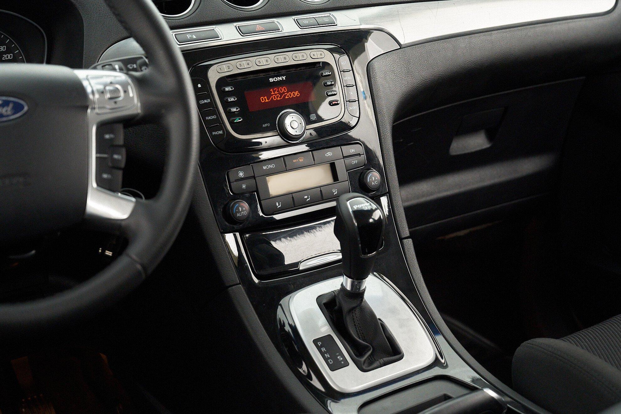 Ford S-MAX 2012, белый