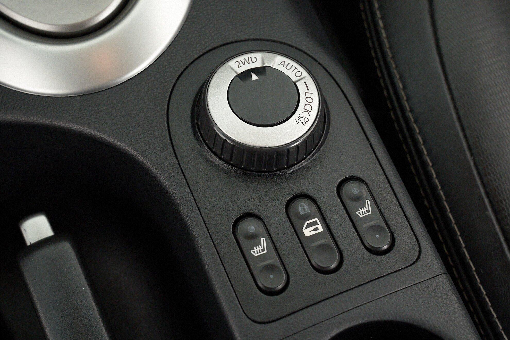 Nissan Qashqai 2009, серебряный