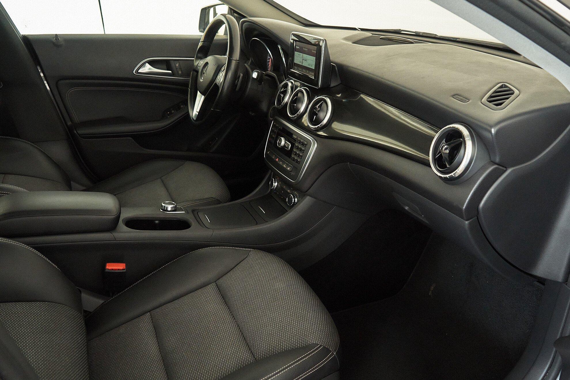 Mercedes-Benz CLA 2013, серый