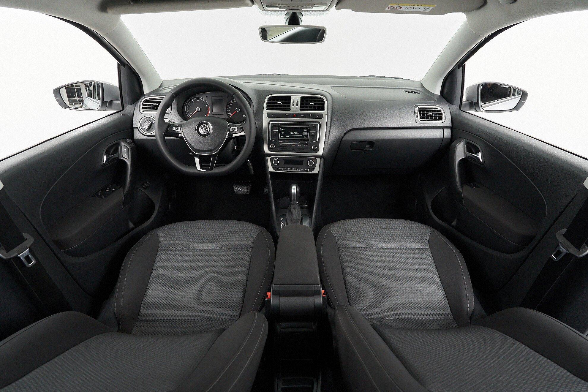 Volkswagen Polo 2018, серебряный
