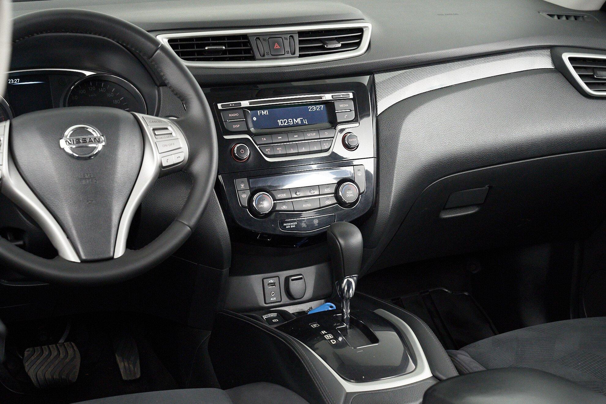 Nissan X-Trail 2015, черный