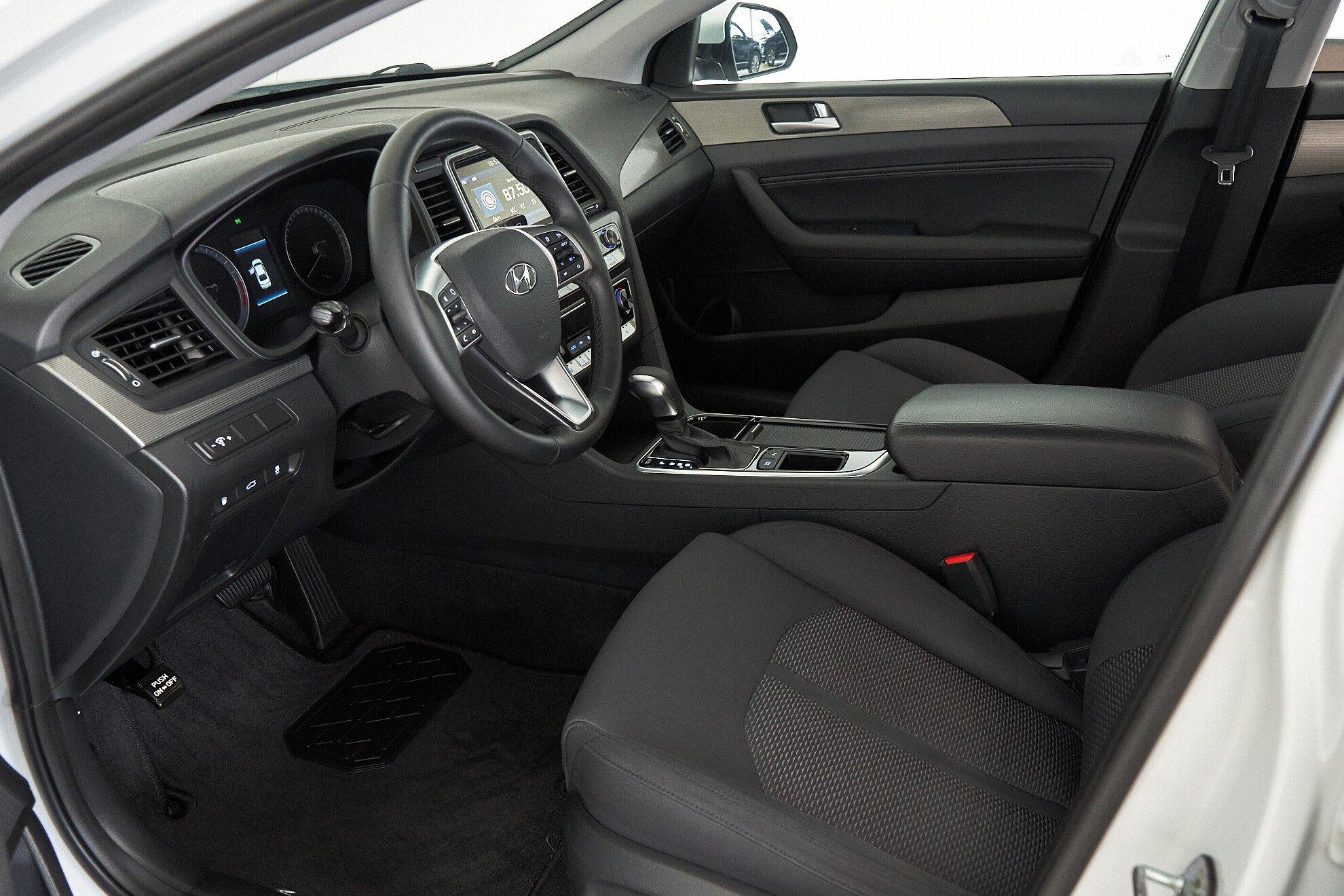 Hyundai Sonata 2018, белый