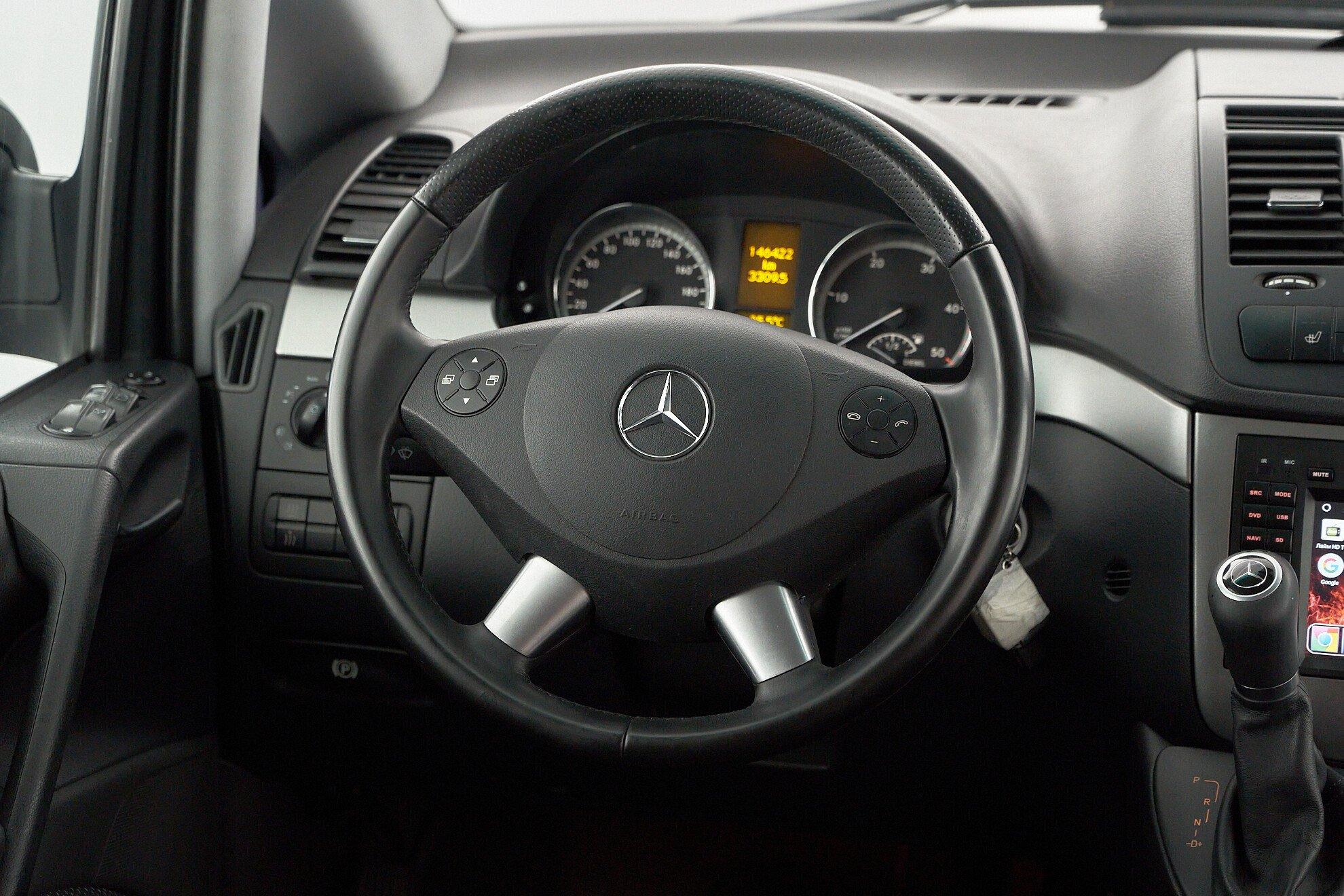 Mercedes-Benz Viano 2012, черный