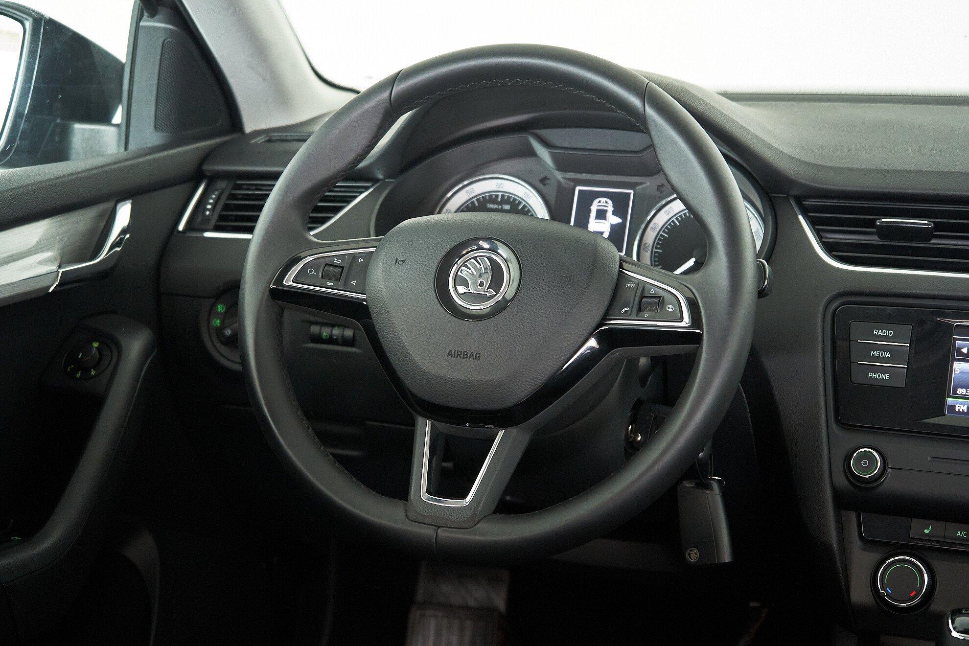 Skoda Octavia 2016, черный