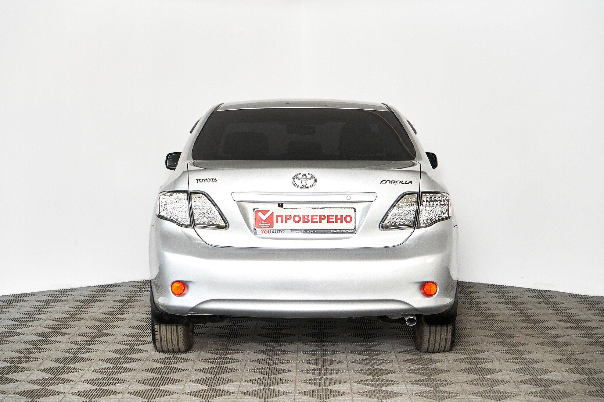 Toyota Corolla 2010, серебряный