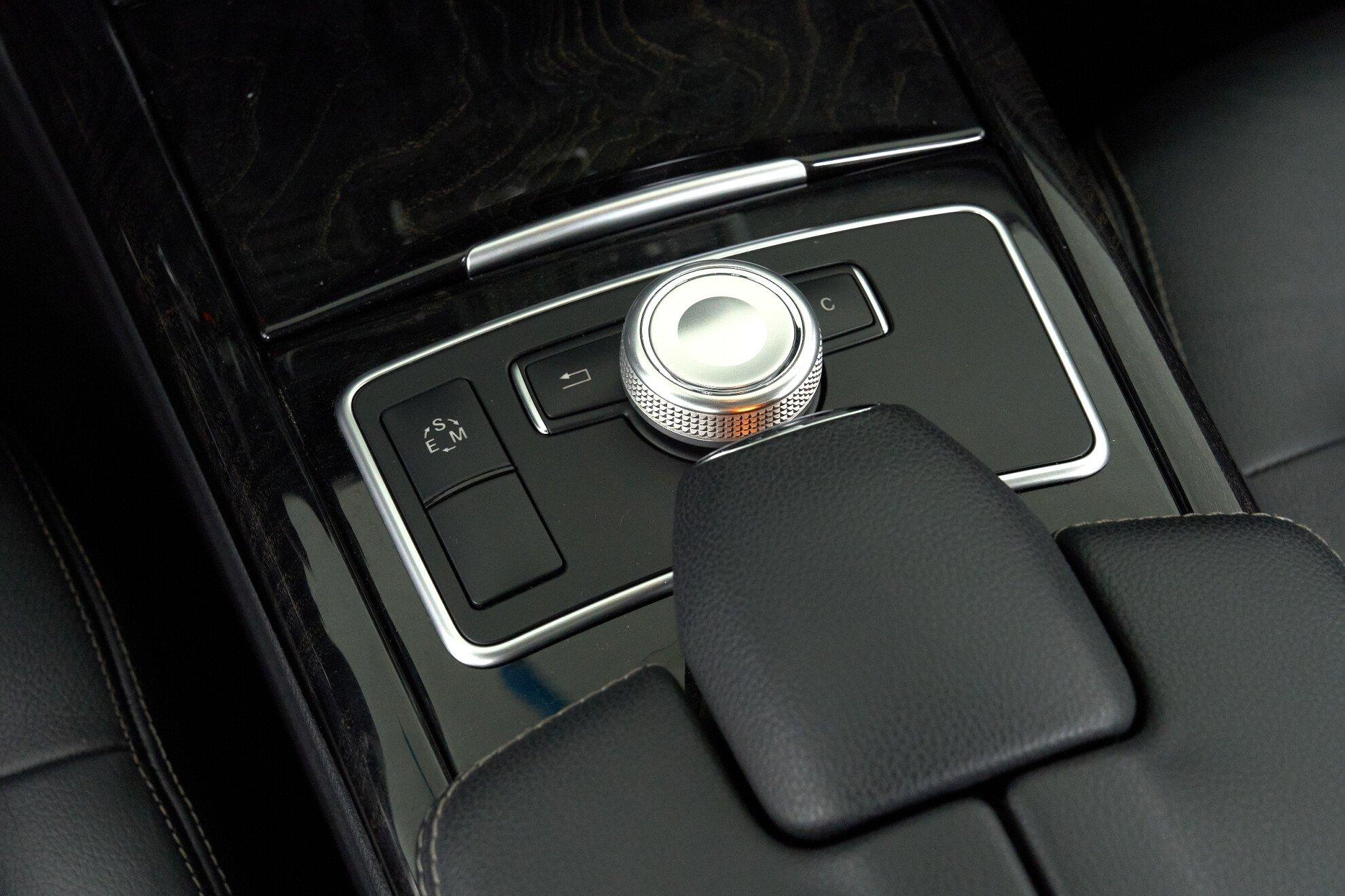 Mercedes-Benz E-Класс 2012, белый