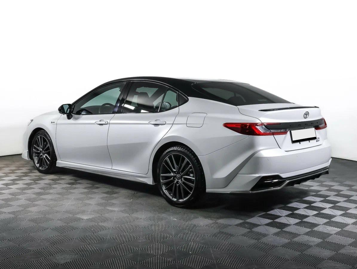 Toyota Camry 2024, белый