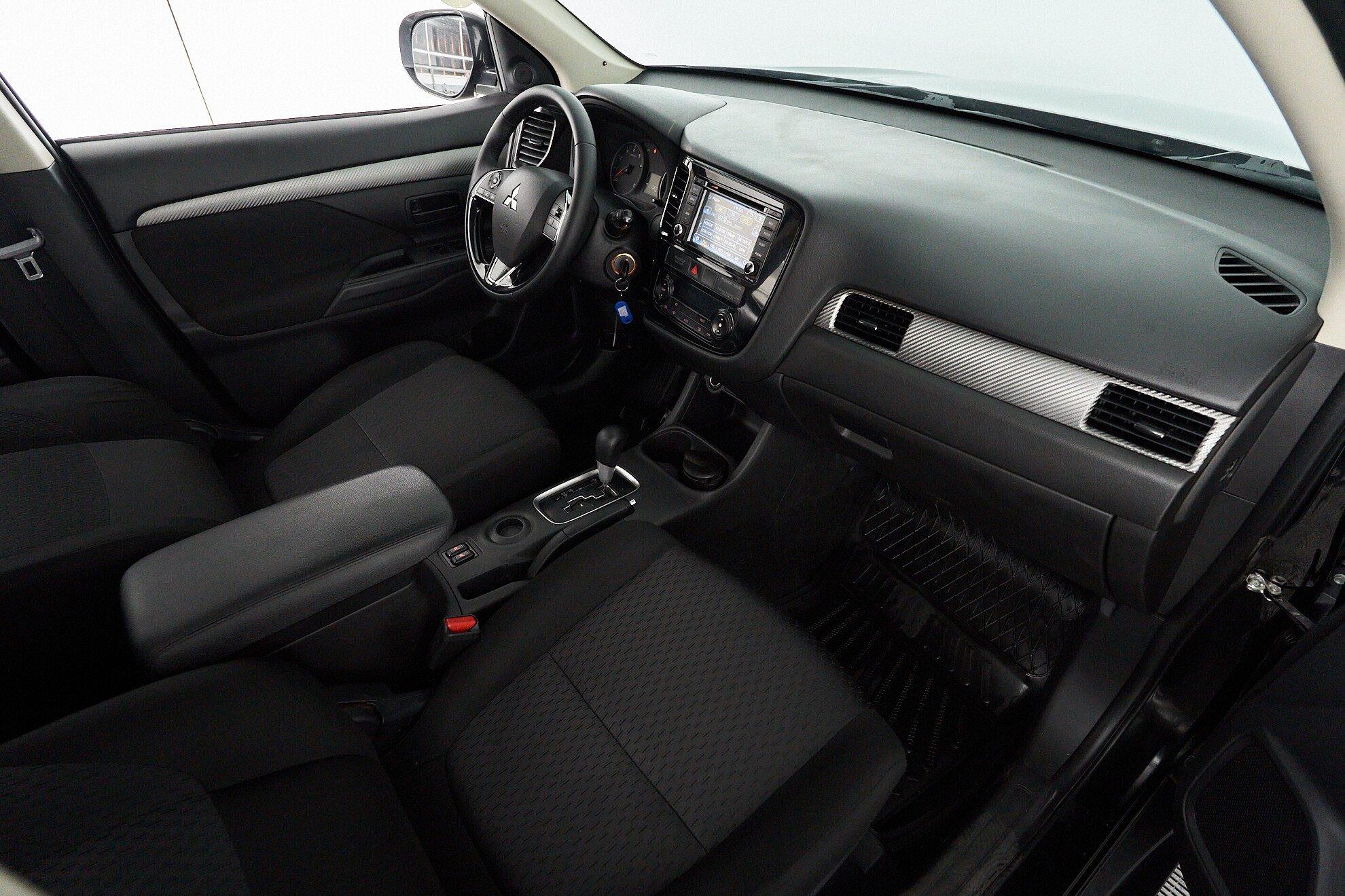Mitsubishi Outlander 2014, черный