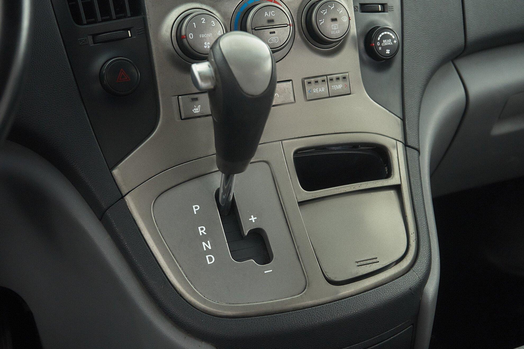 Hyundai Grand Starex 2013, серебряный