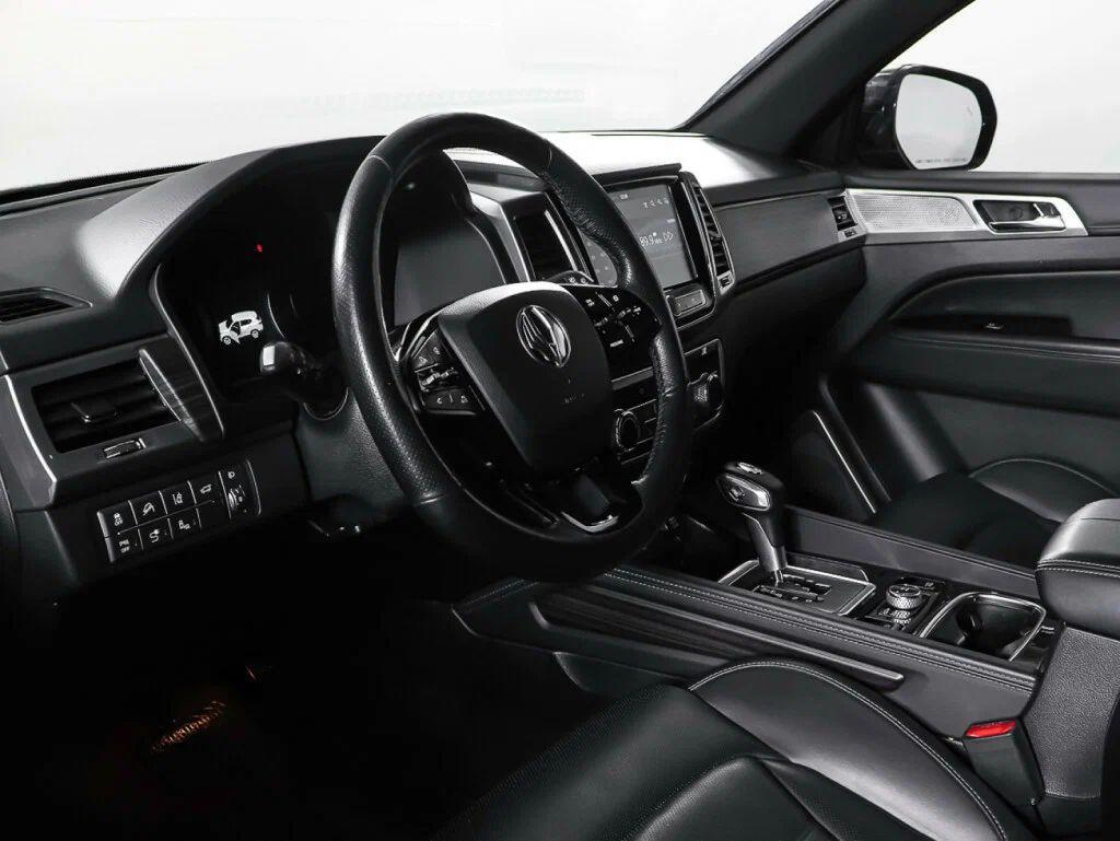 SsangYong Rexton 2019, черный