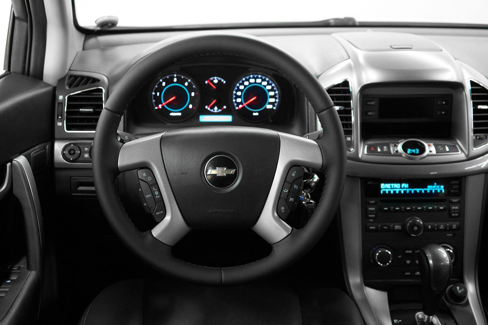 Chevrolet Captiva 2012, белый