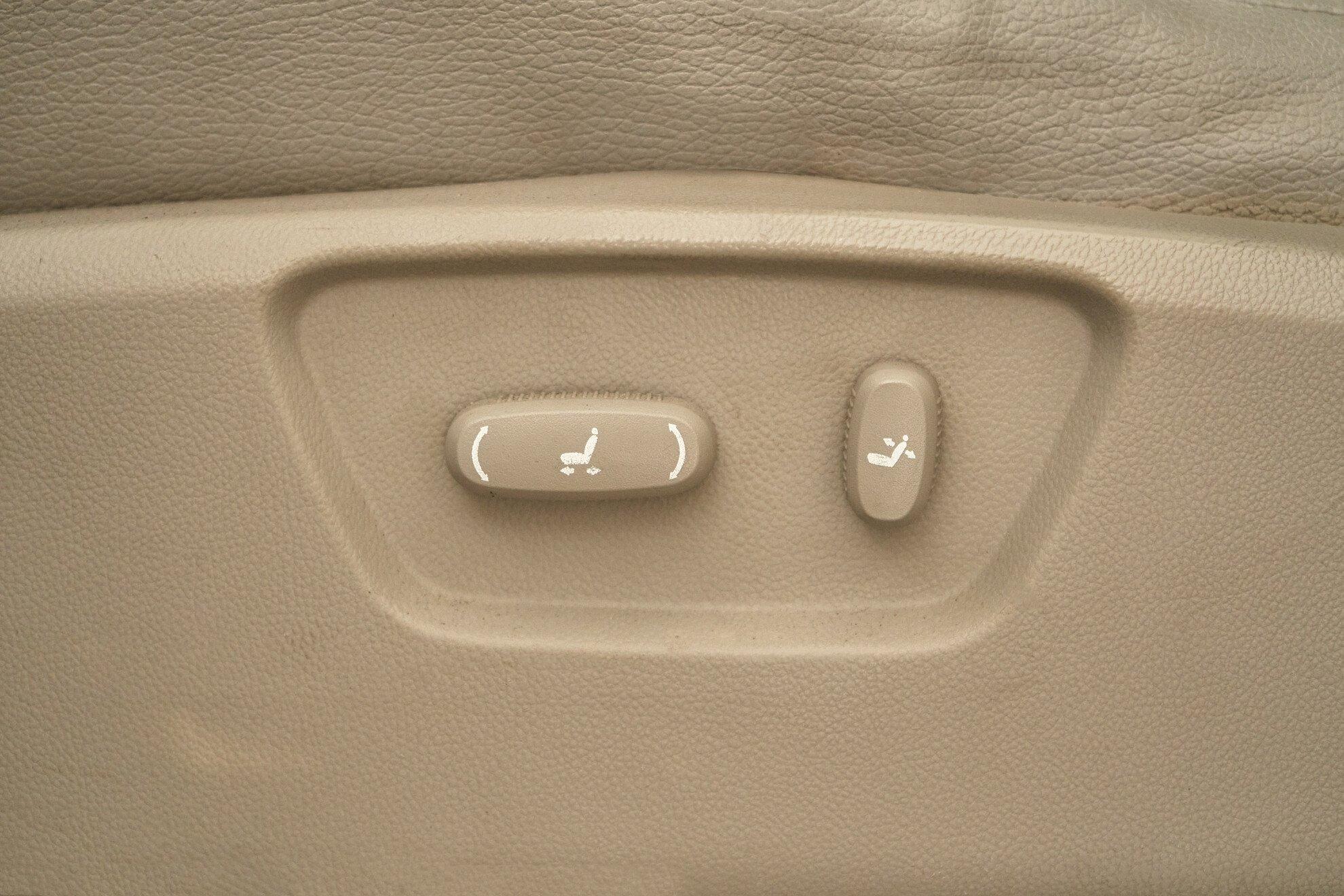 Opel Antara 2013, черный