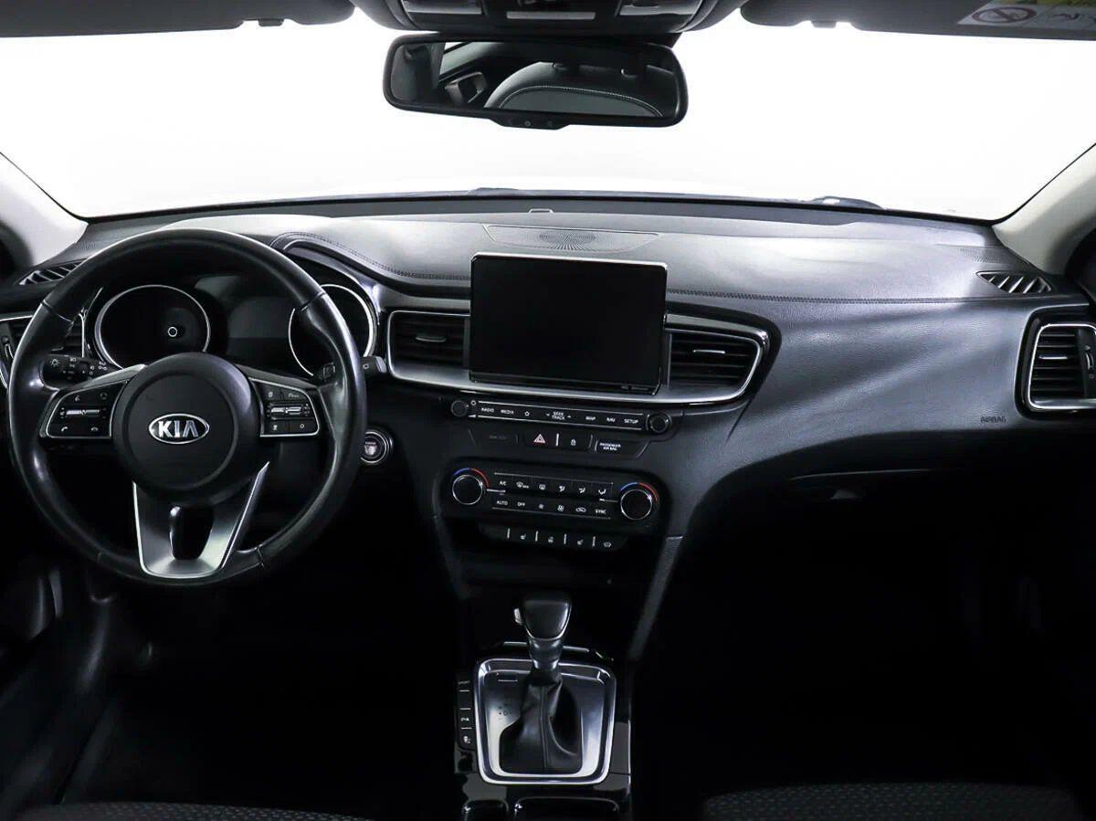 Kia Ceed 2021, белый