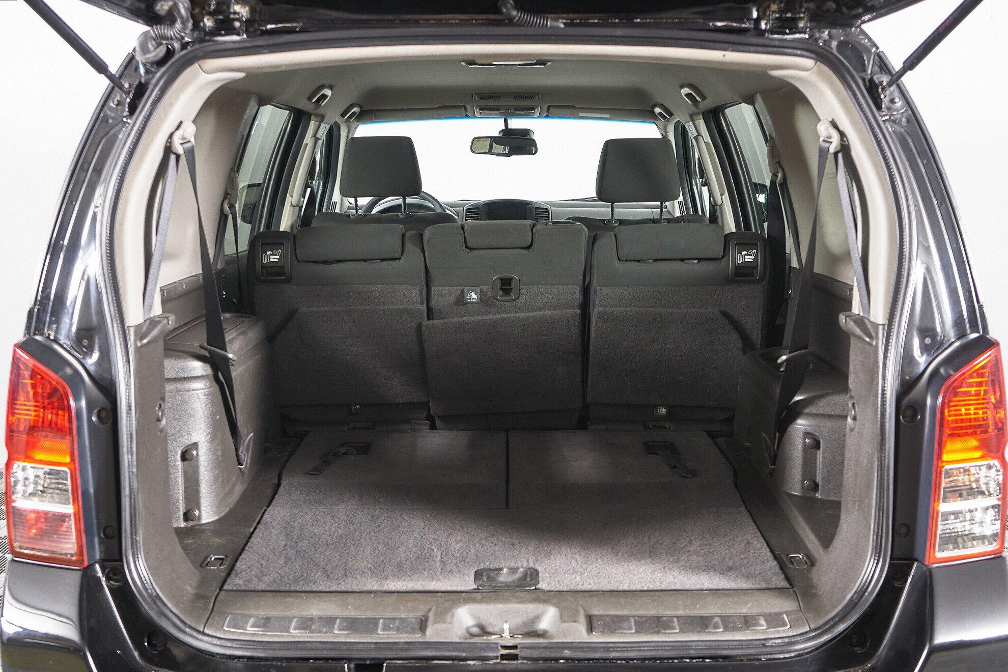 Nissan Pathfinder 2012, черный