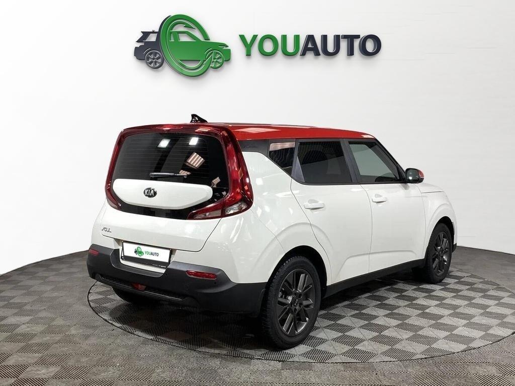 Kia Soul 2022, белый