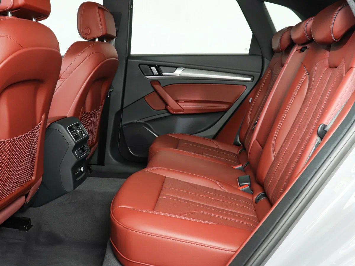 Audi Q5 2025, серый