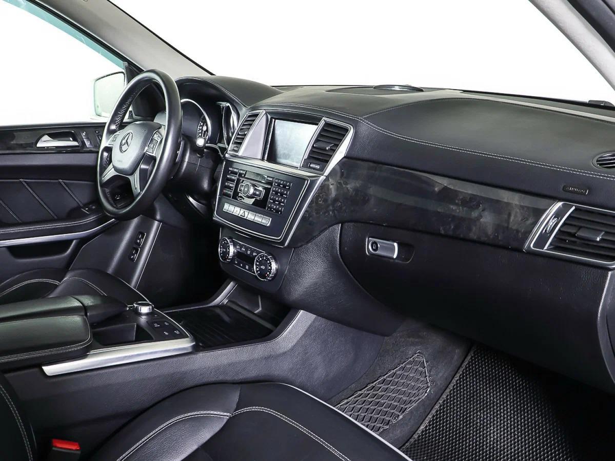 Mercedes-Benz GL-Класс 2015, белый