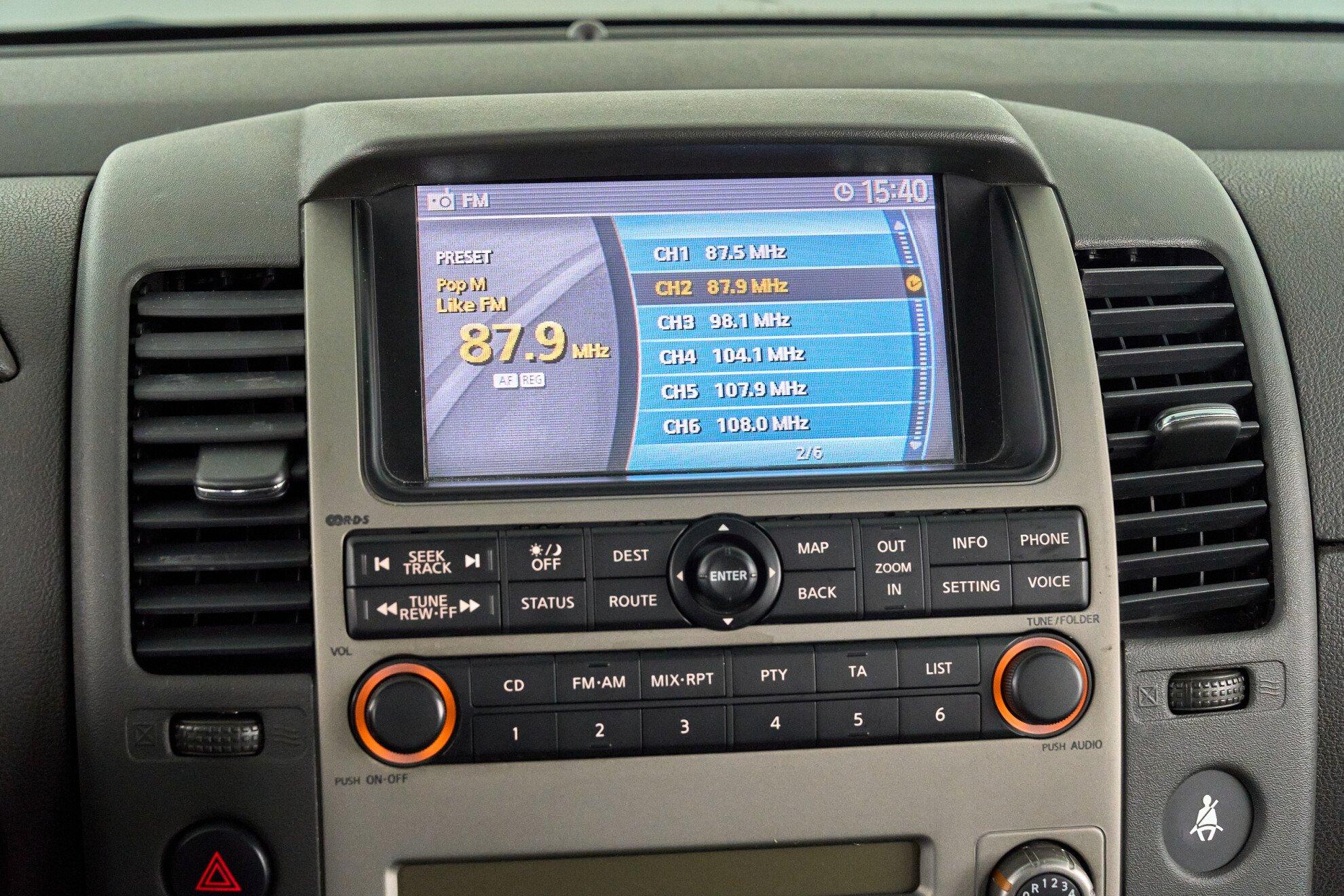 Nissan Pathfinder 2009, серебряный