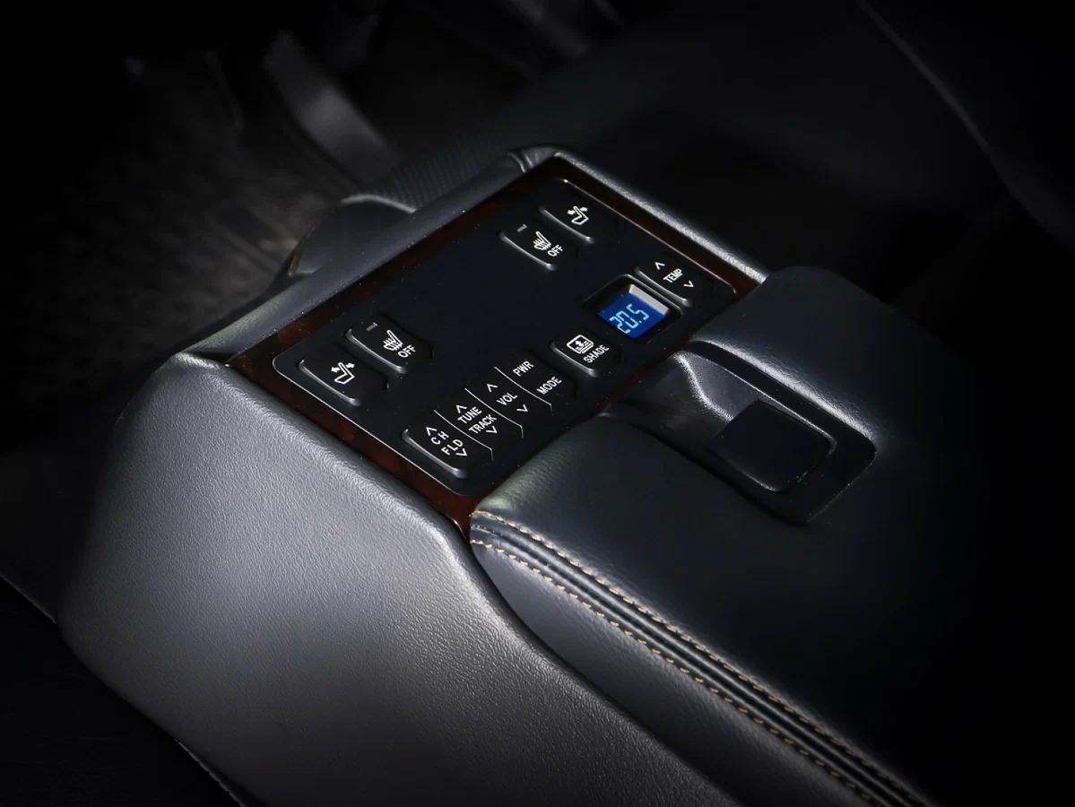 Toyota Camry 2017, черный