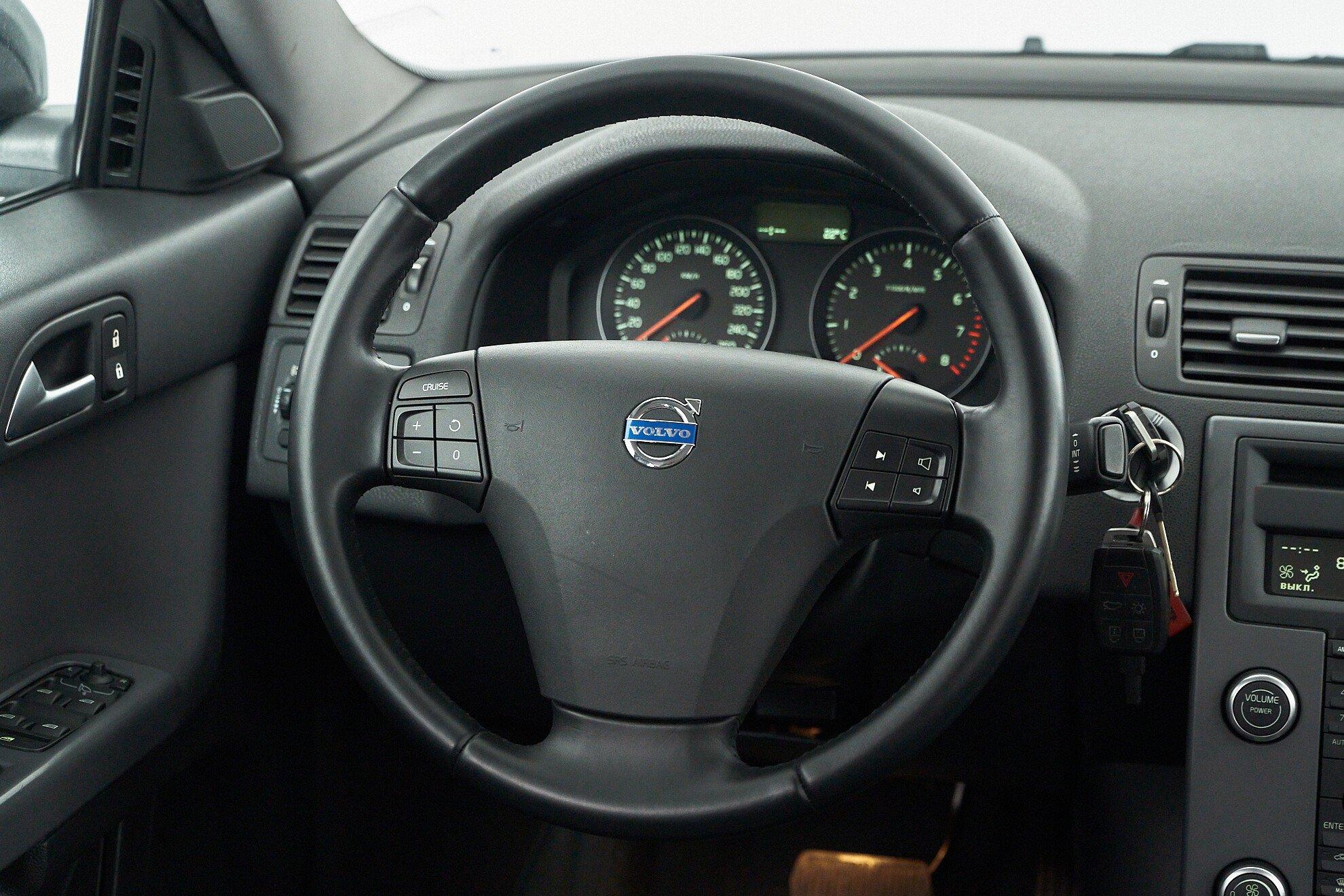 Volvo S40 2012, черный
