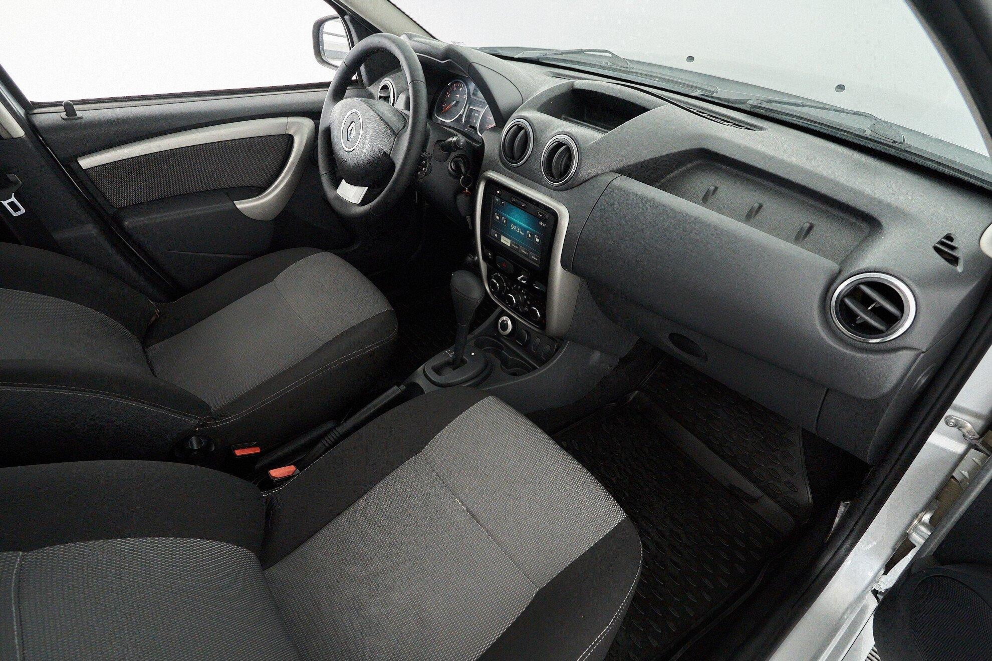Renault Duster 2015, серый