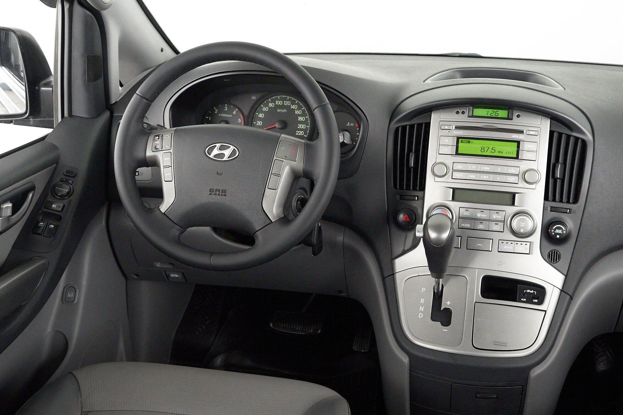 Hyundai Grand Starex 2011, черный