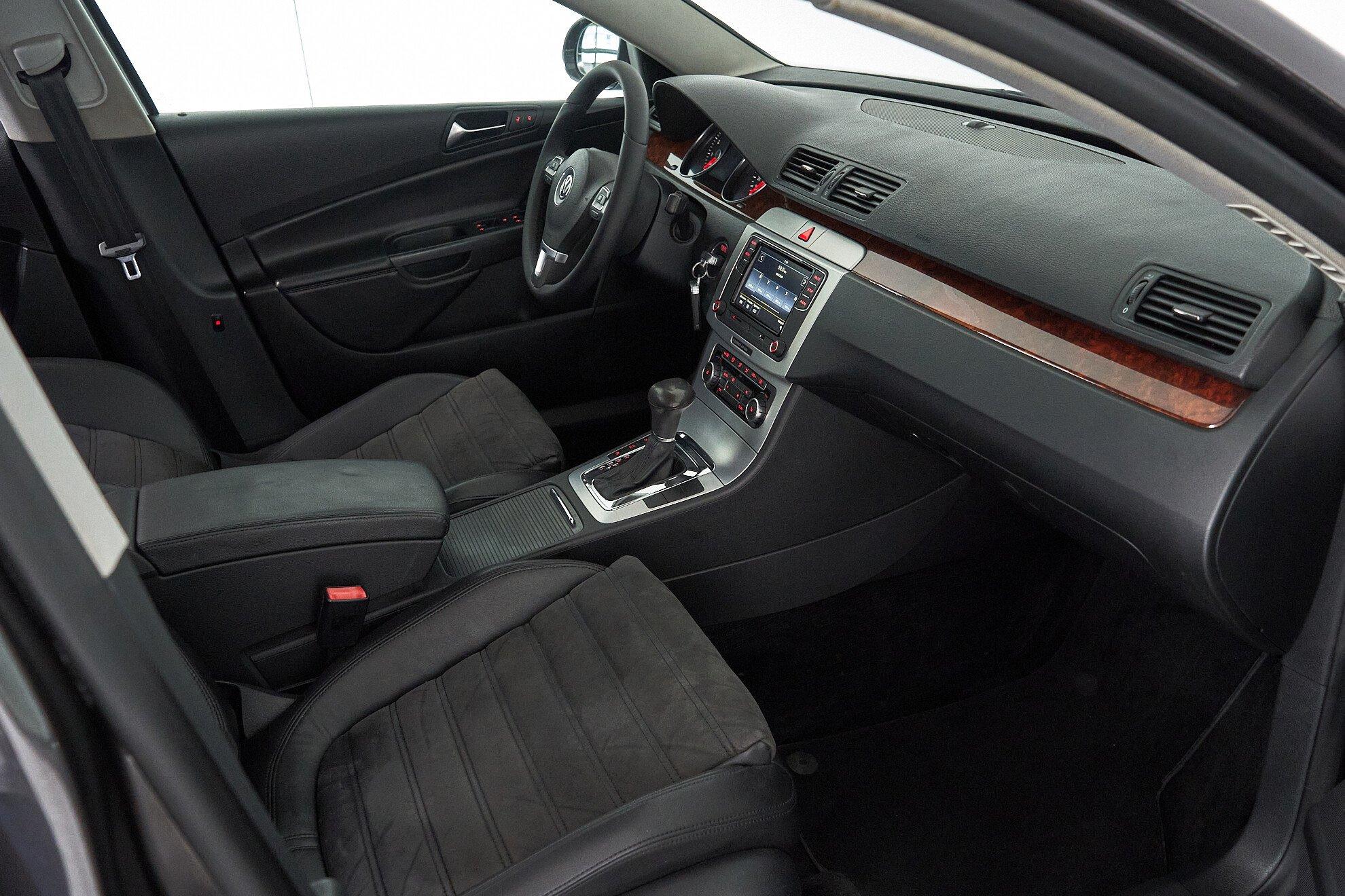 Volkswagen Passat 2010, коричневый