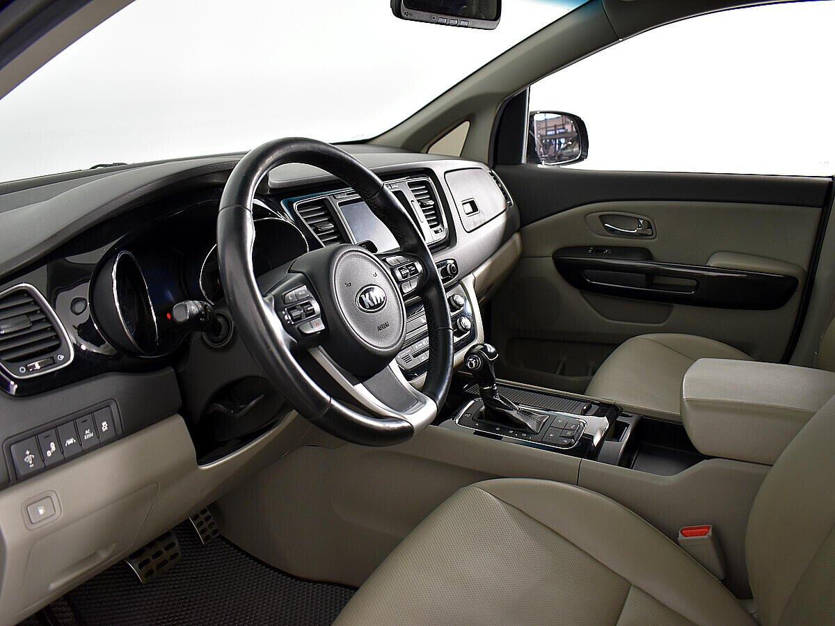 Kia Carnival 2016, черный