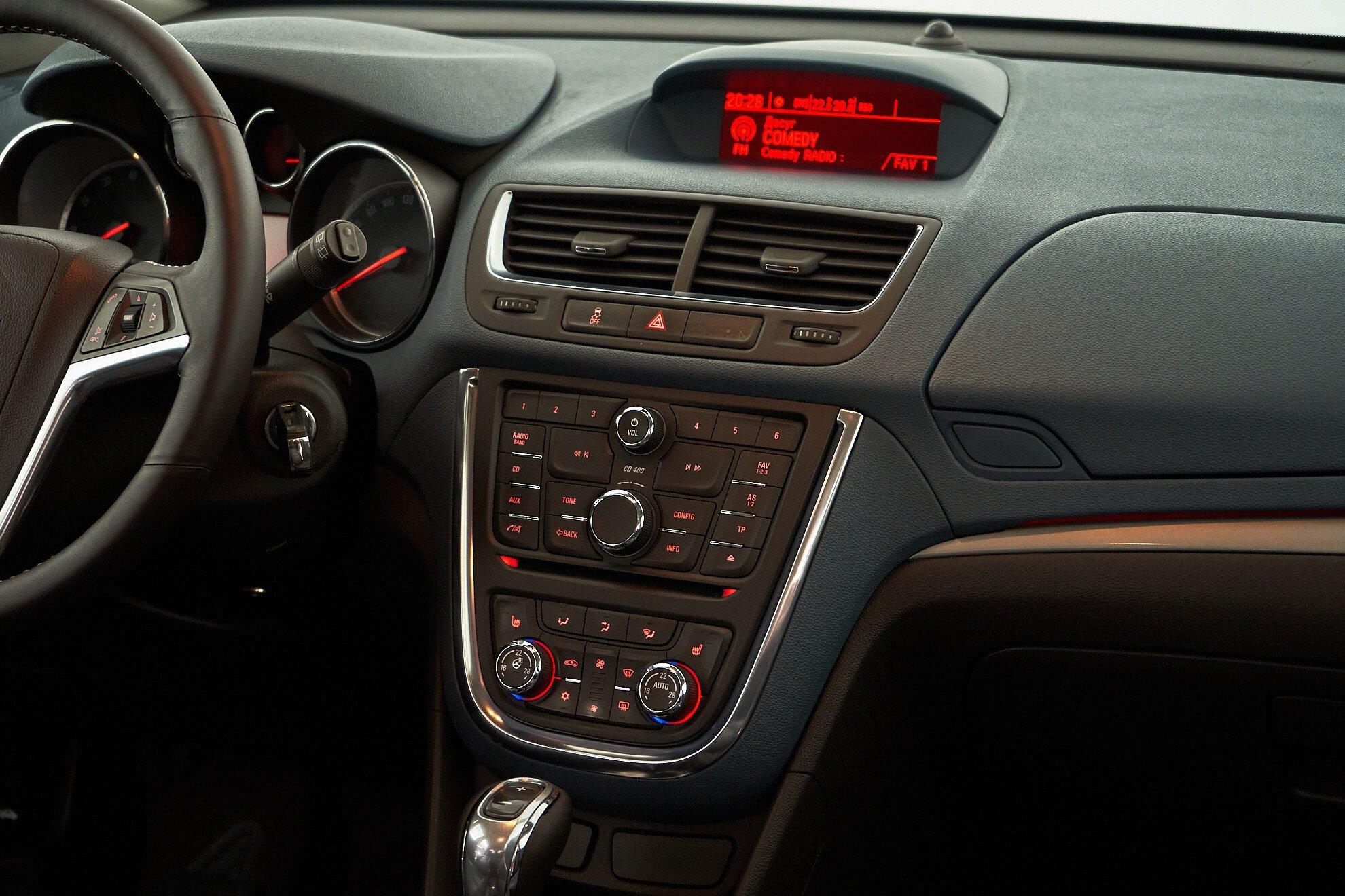 Opel Mokka 2012, черный