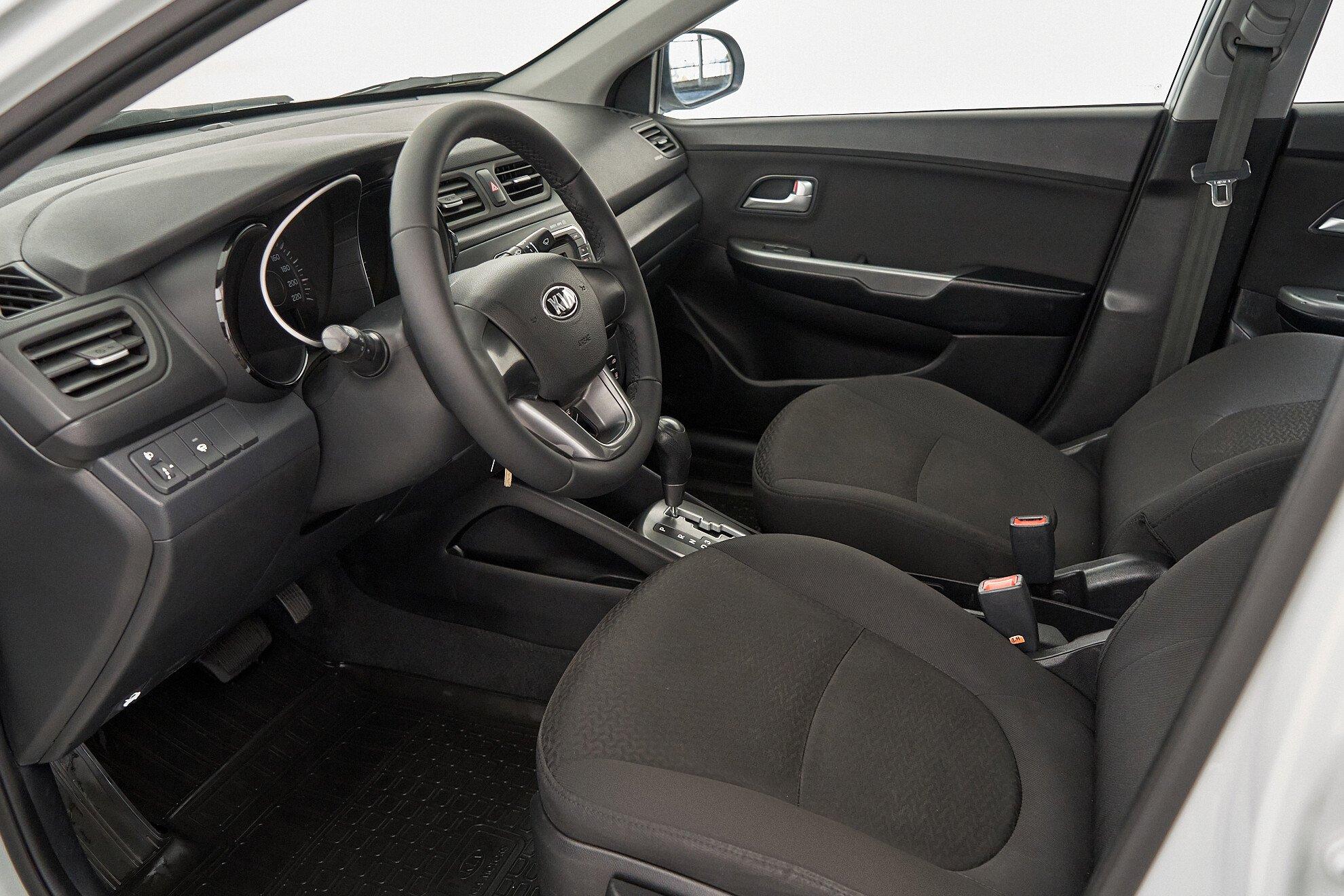 Kia Rio 2014, белый
