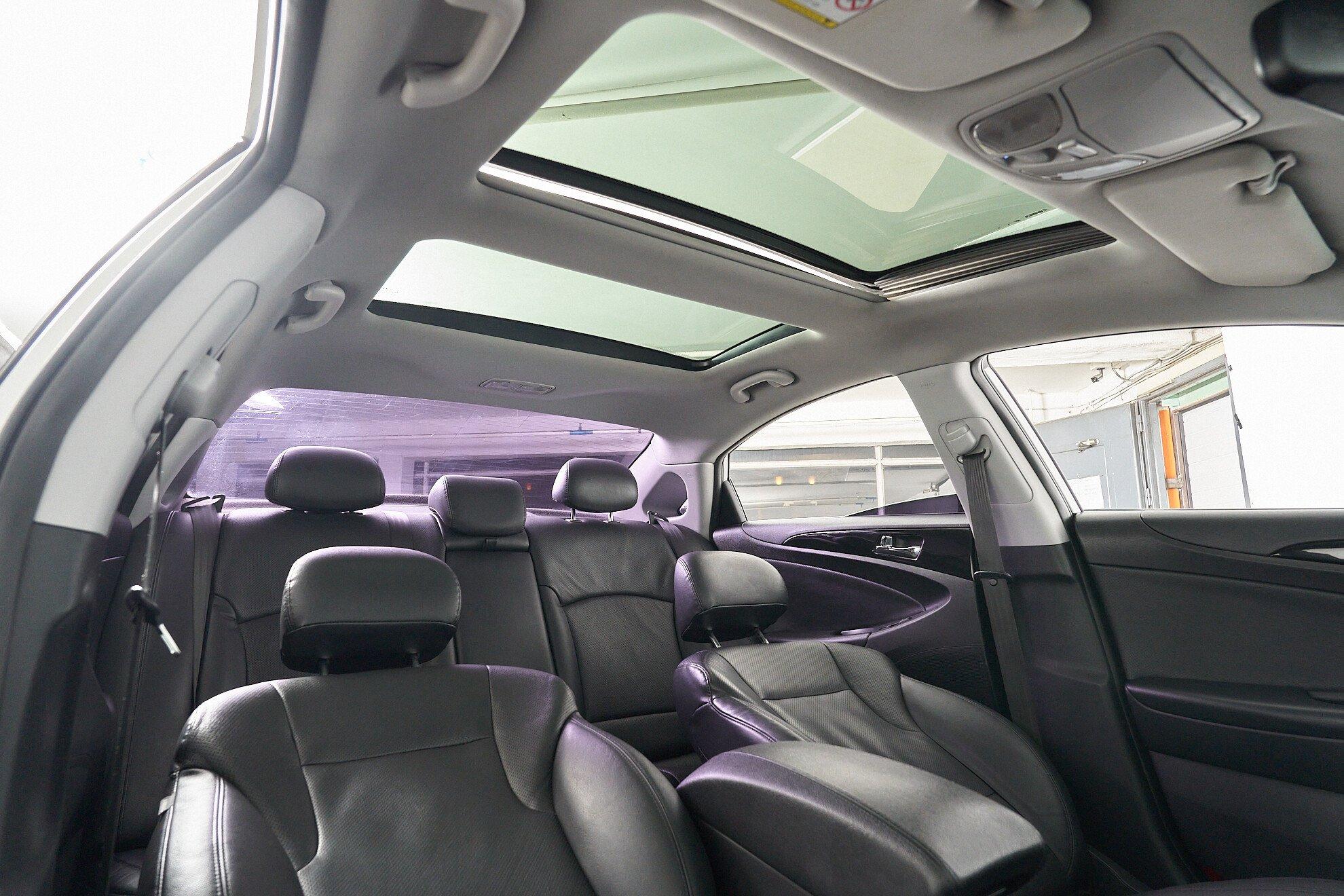 Hyundai Sonata 2011, серебряный