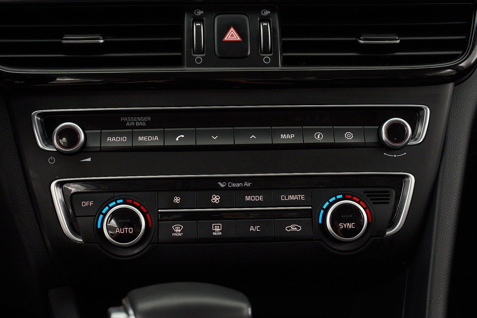 Kia Optima 2016, белый