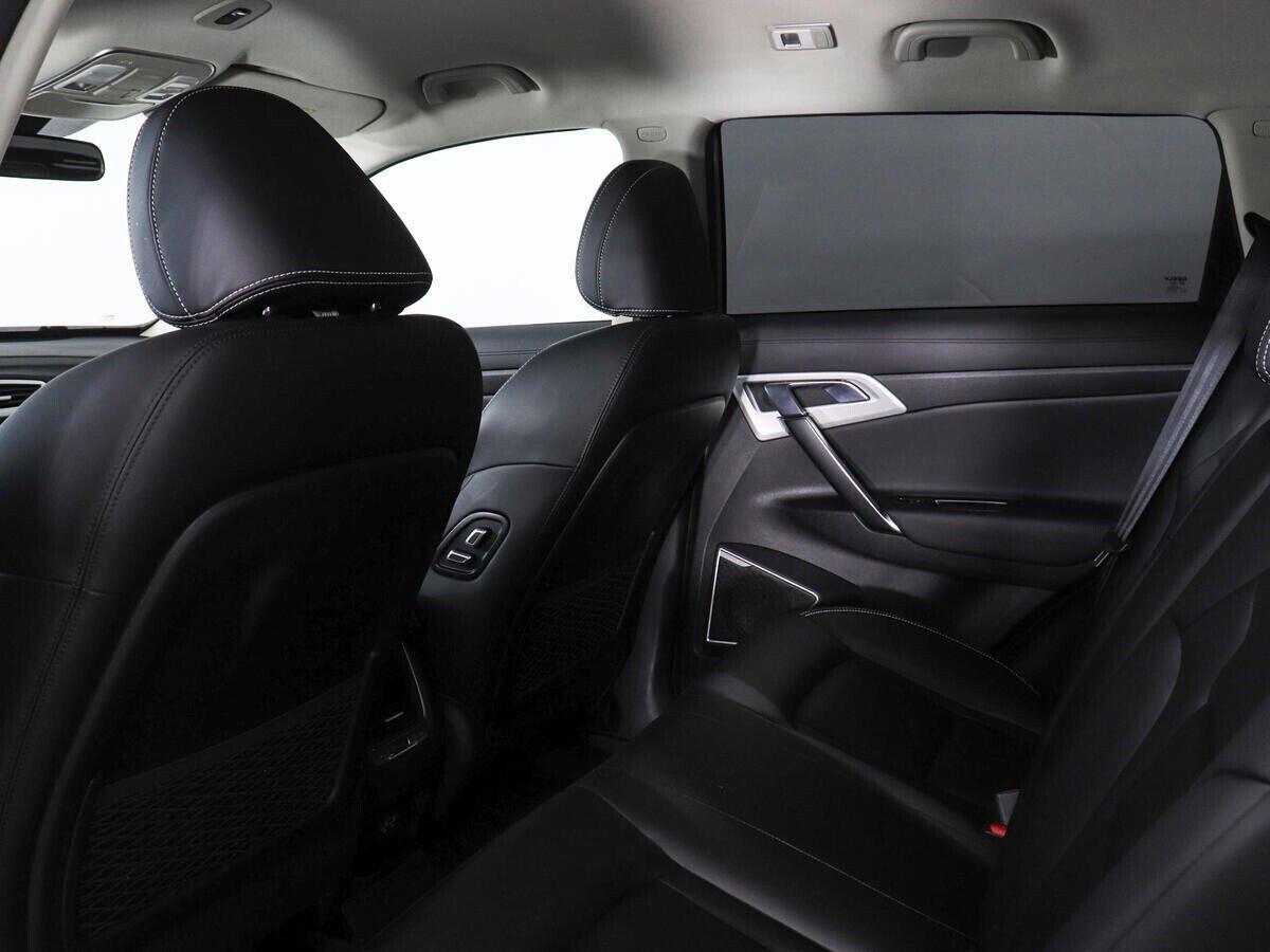 Geely Atlas 2019, серебряный